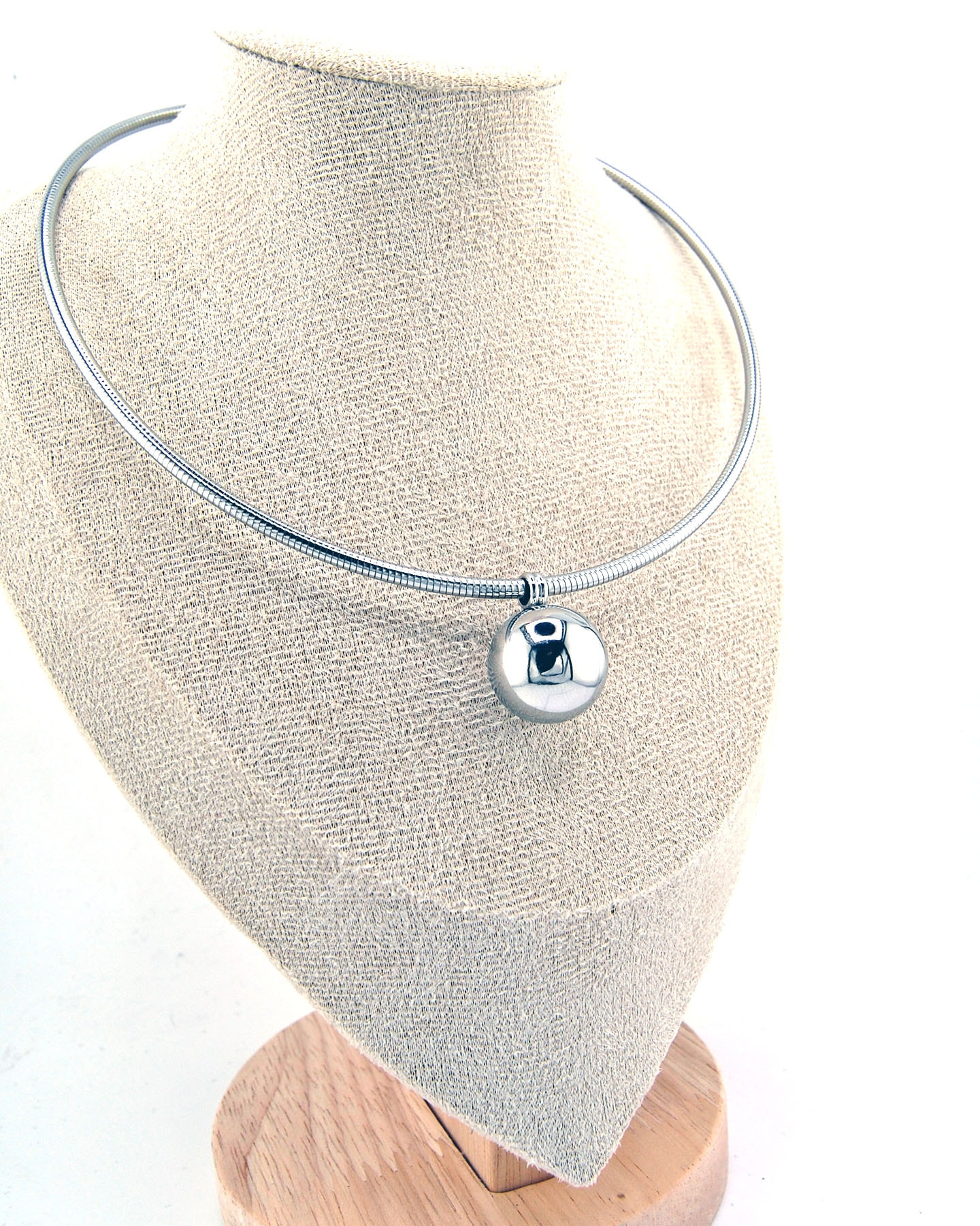 Chocker Halskette mit großem Runden Anhänger Silber