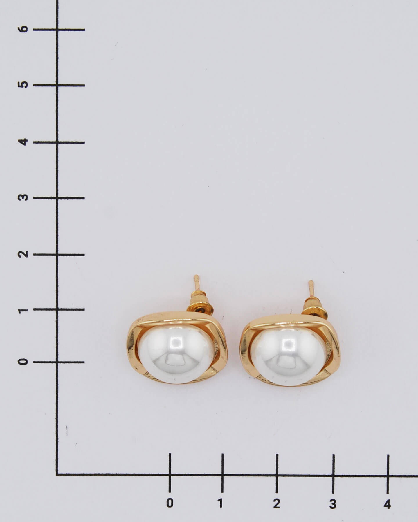 Perlen Ohrringe mit Gold Detailliert