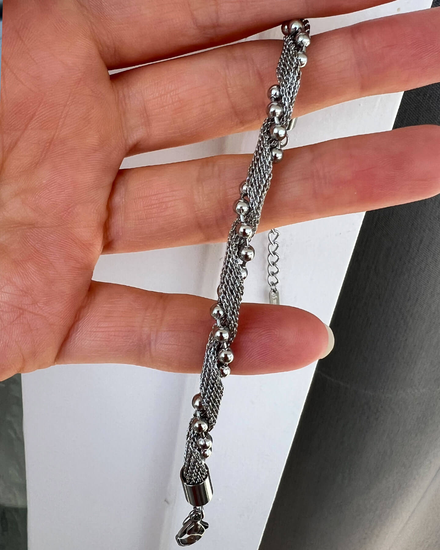 Armband aus Stahlperlen