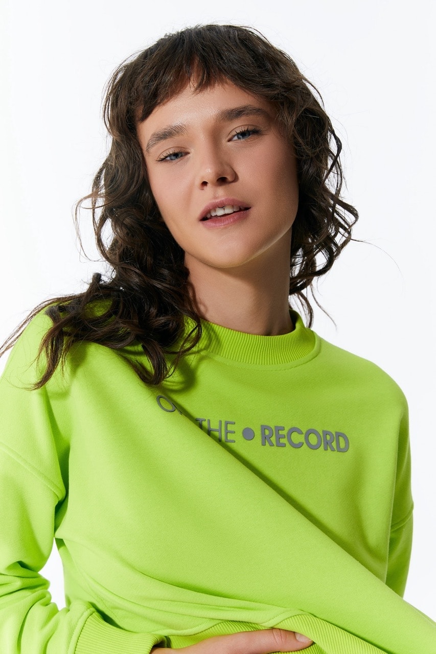 Grünes Basic-Damen-Sweatshirt mit Gummizug in der Taille