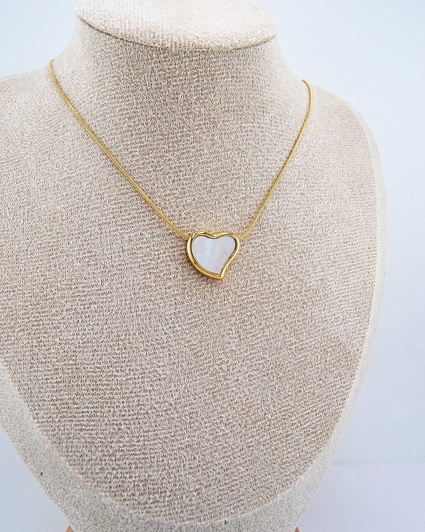 Weiße Herz-Anhänger-Halskette Gold