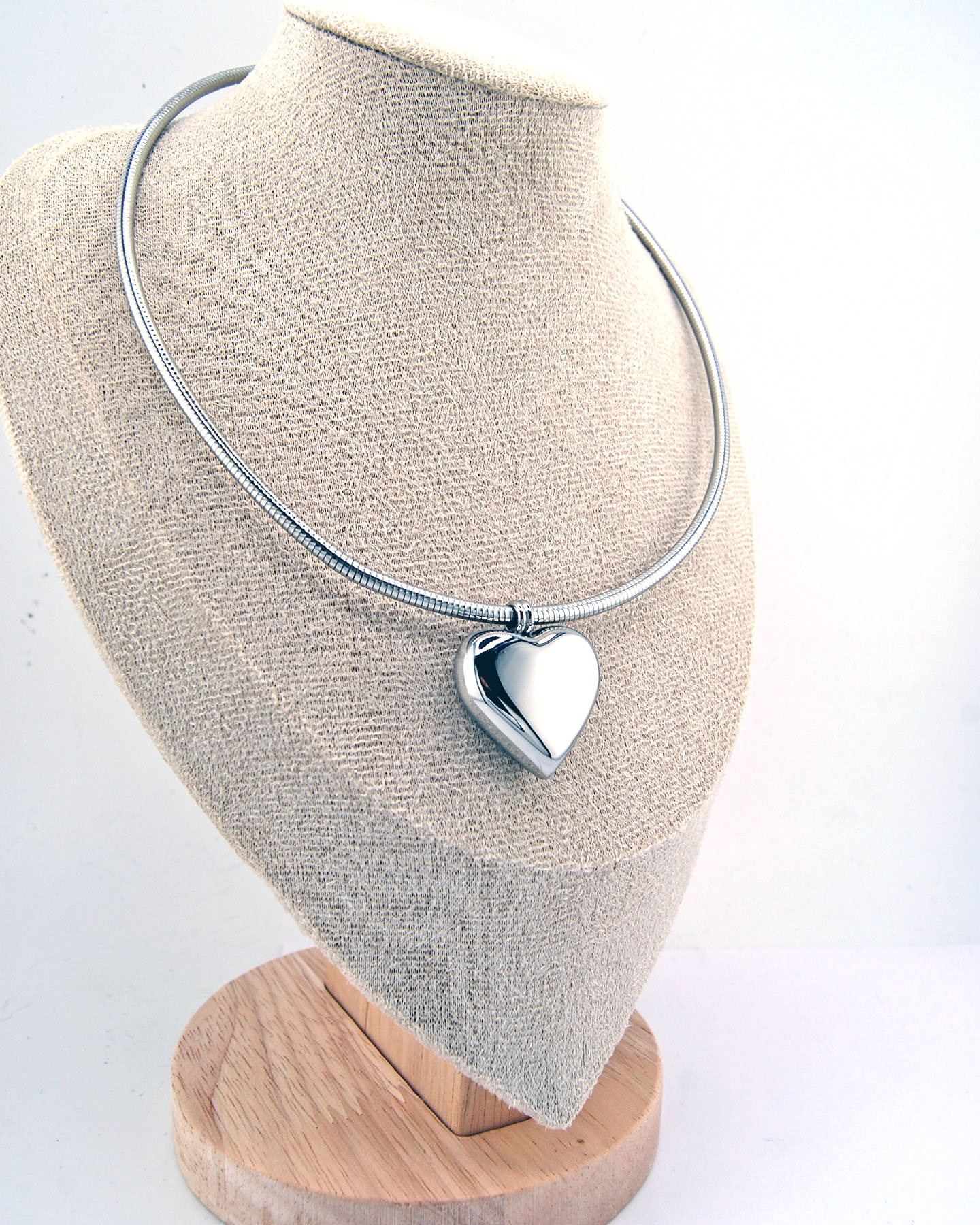 Choker Halskette mit großem Herzanhänger Silber