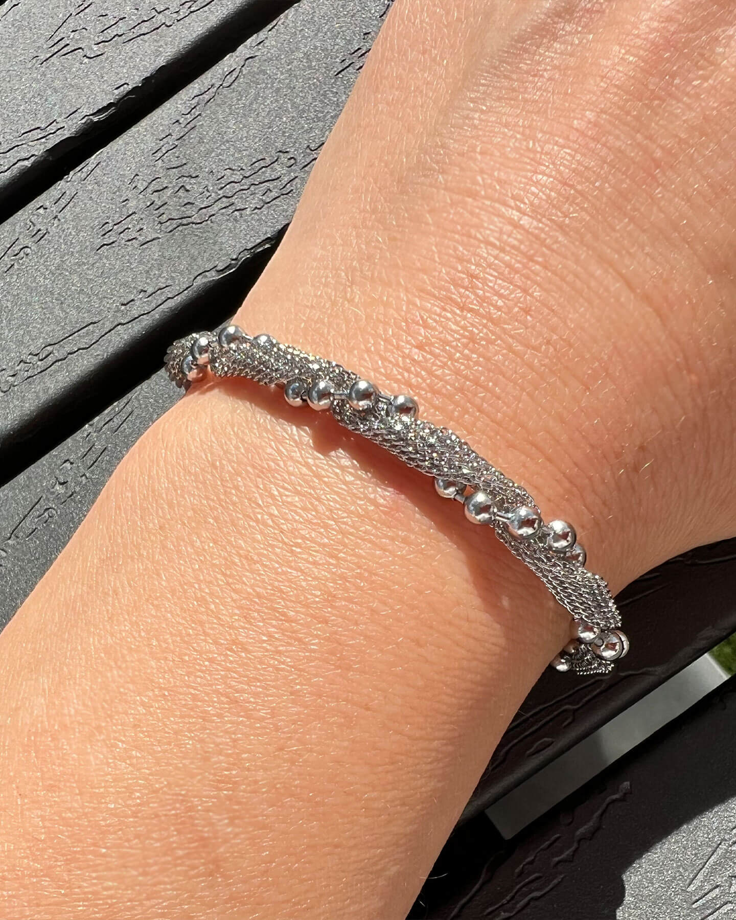 Armband aus Stahlperlen