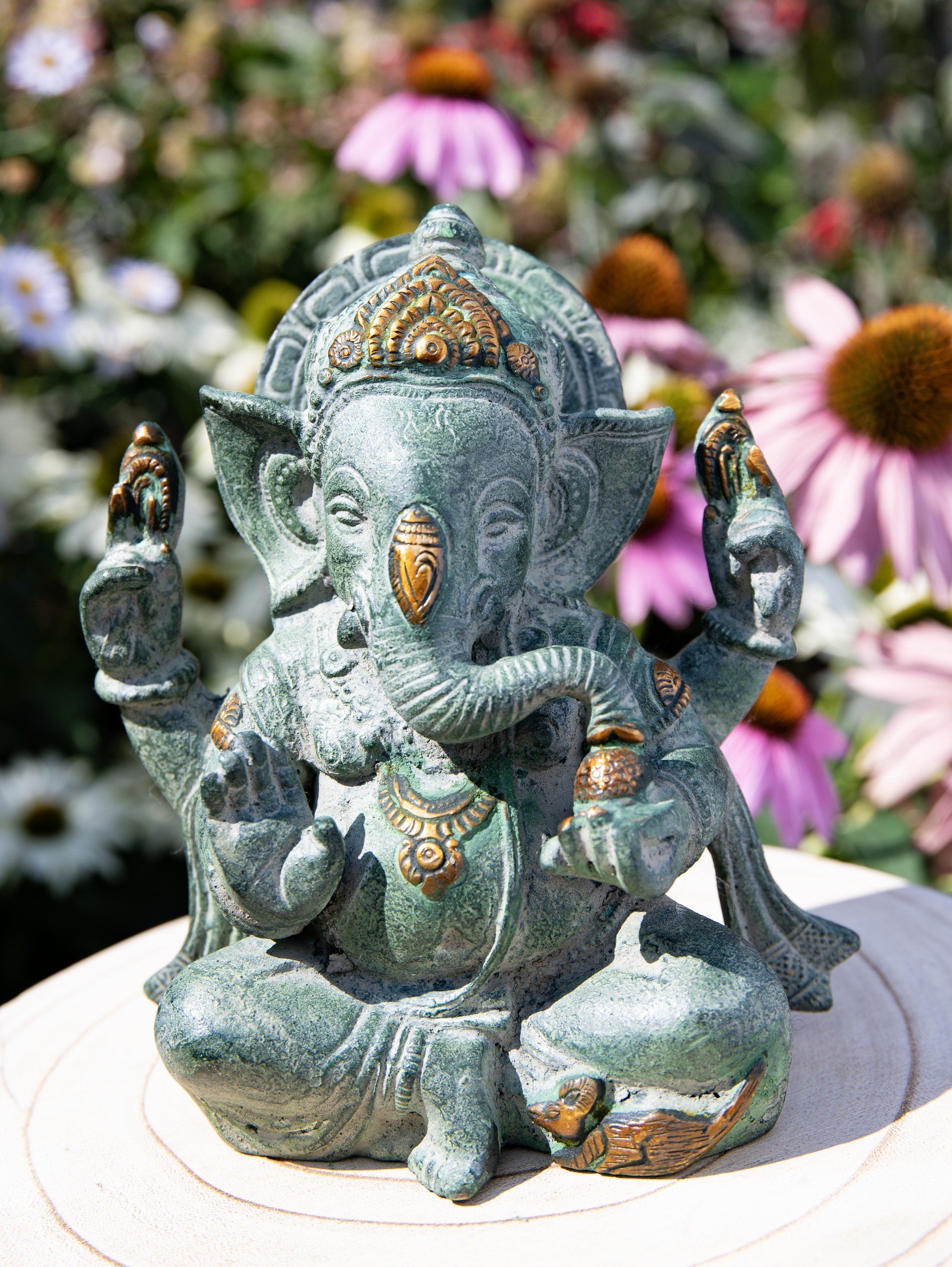 Ganesh Messing mit antik Grün und Gold Finish