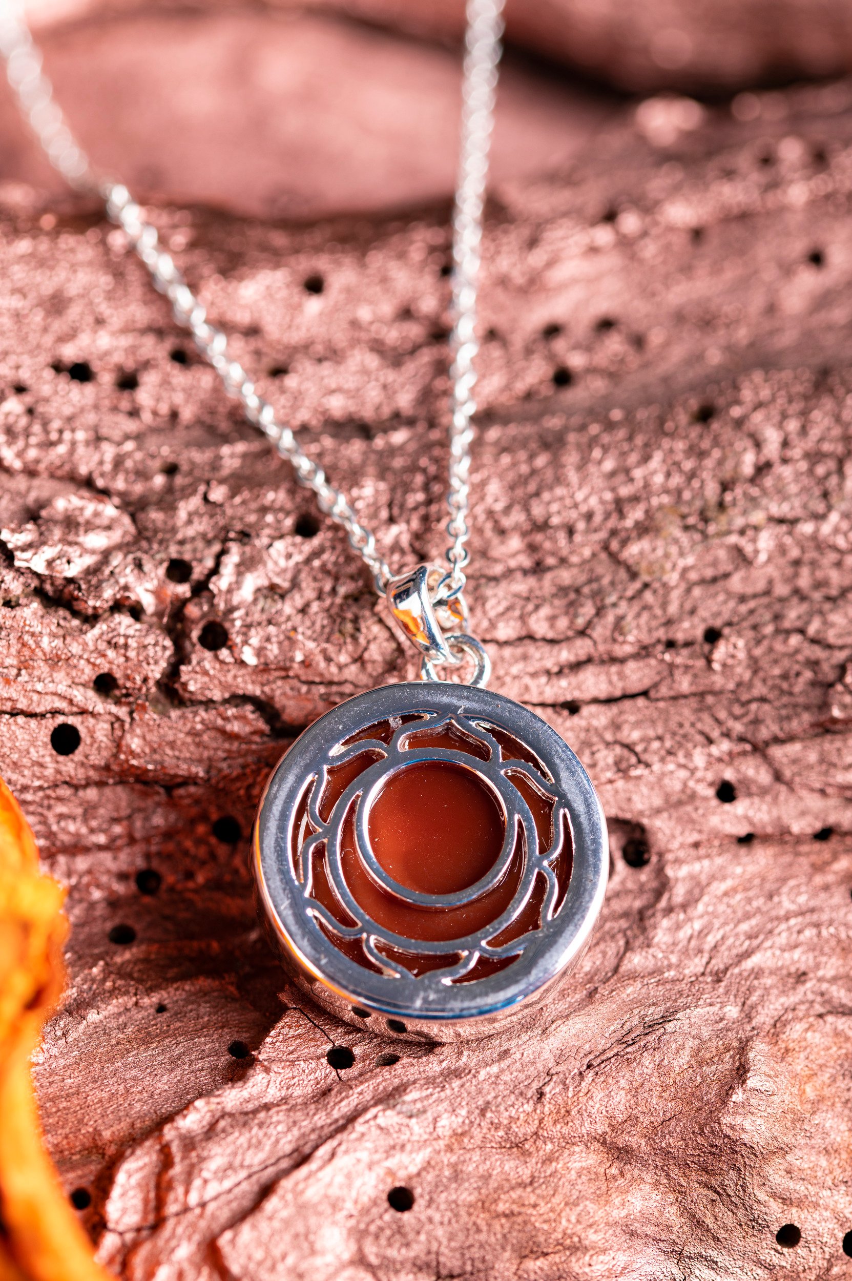 Sakral-Chakra Anhänger mit Karneol und Kette