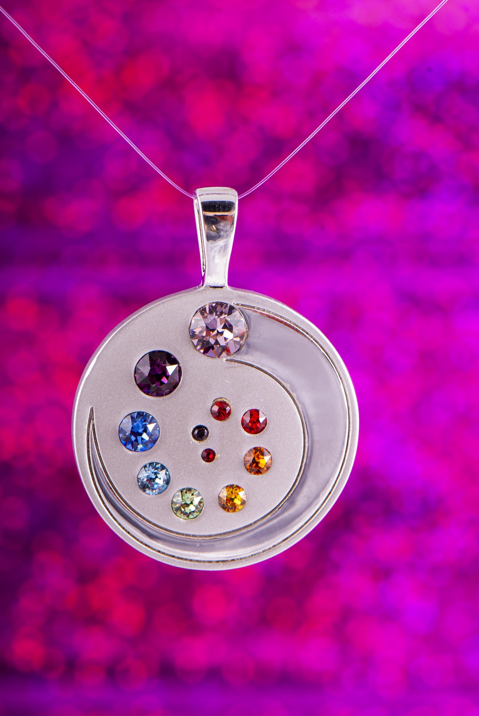 Chakra Power Anhänger mit Glaskristallen