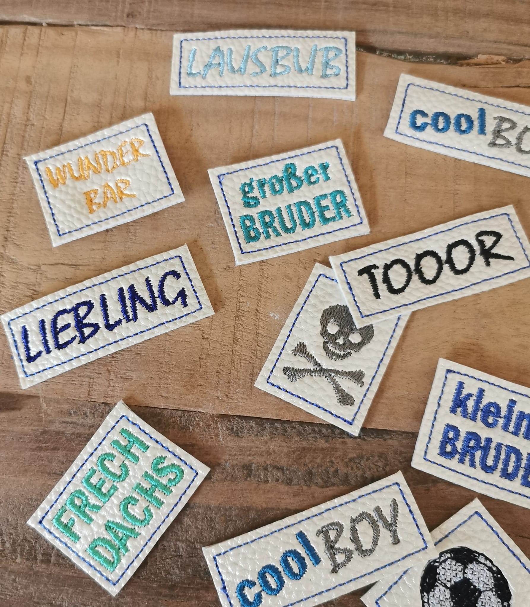 Stickdatei ITH Label für  Jungen