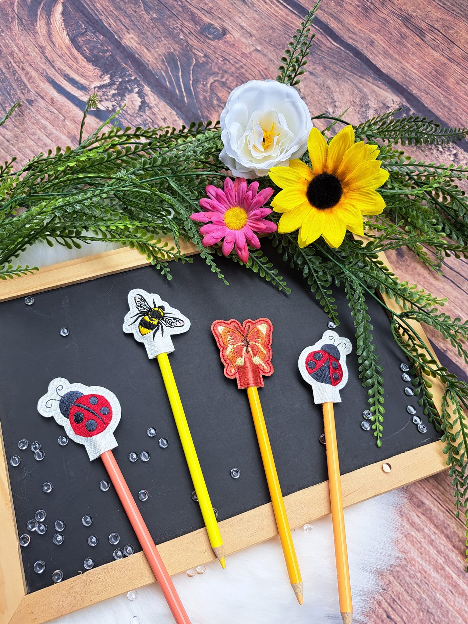 Stickdatei ITH Stifte Topper Käfer, Biene und Schmetterling