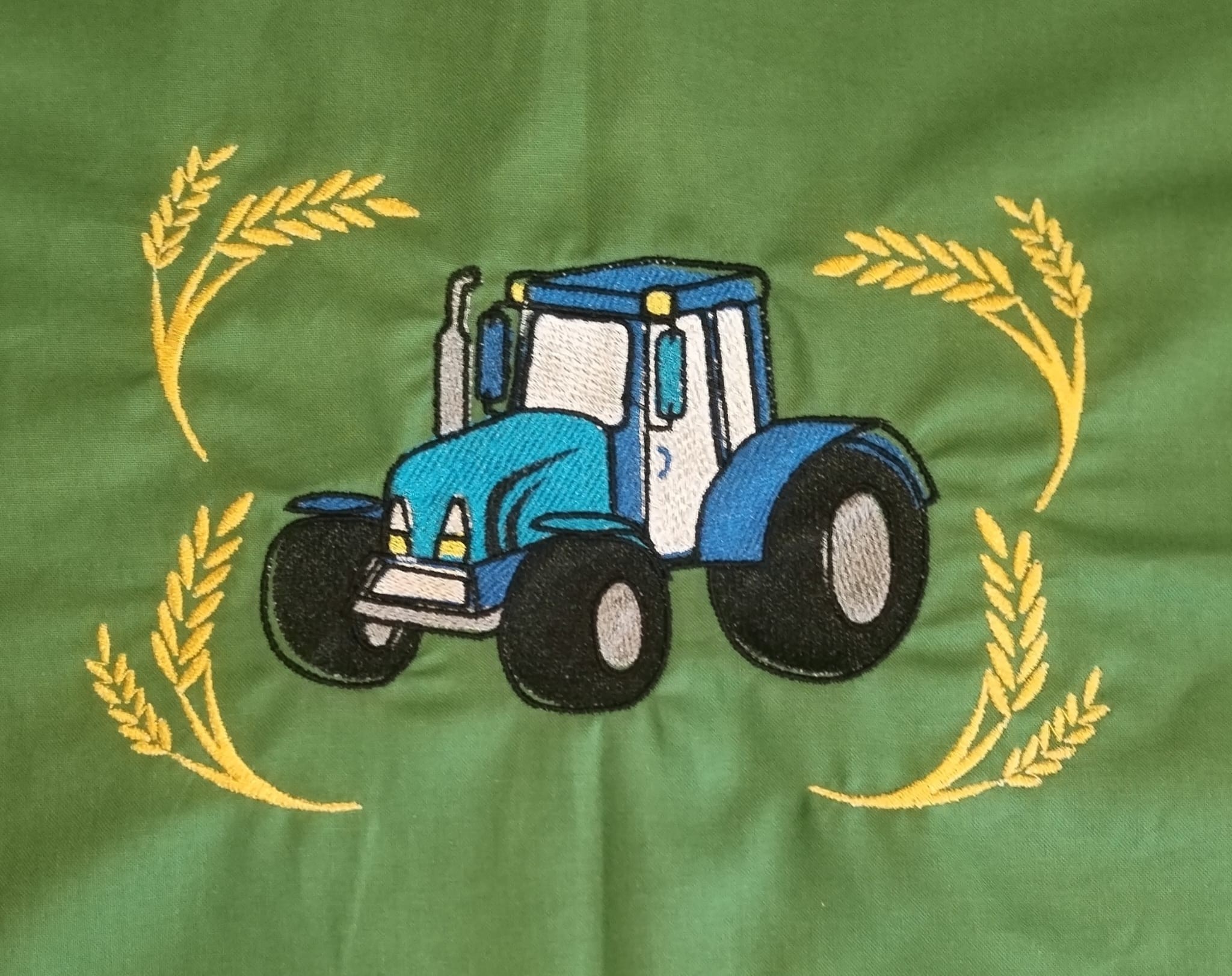 Schultüte „Traktor“ – für kleine Landwirte mit großen Träumen, aus Stoff incl. Papprohling