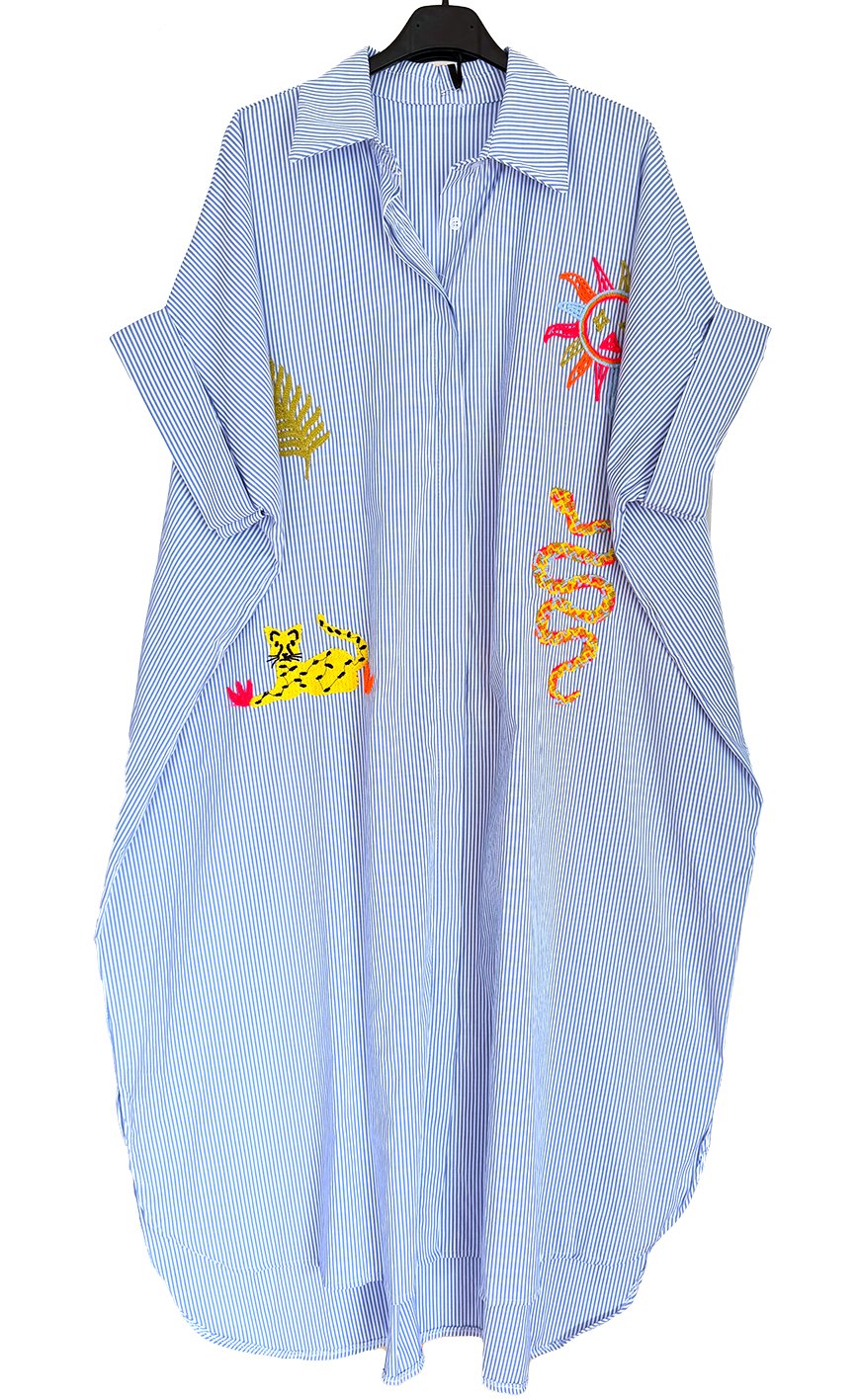 Hemd-Blusen-Kleid mit sommerlich bunten Stickereien Kurzarm verdeckte Knopfleiste gestreift blau - weiß, Einheitsgröße 38-42