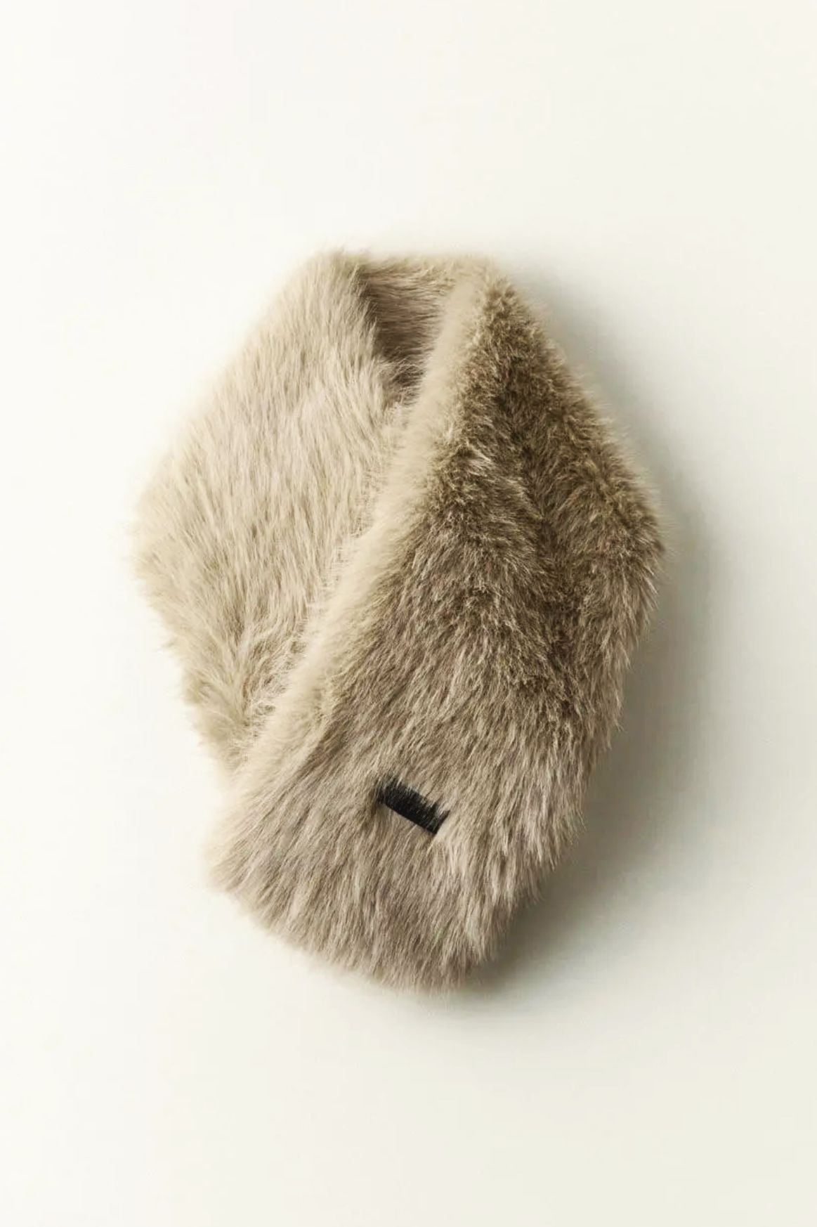 Fell Schal Stola beige polar 210 x 25 cm veganer Pelz flauschig weich seidiger Glanz