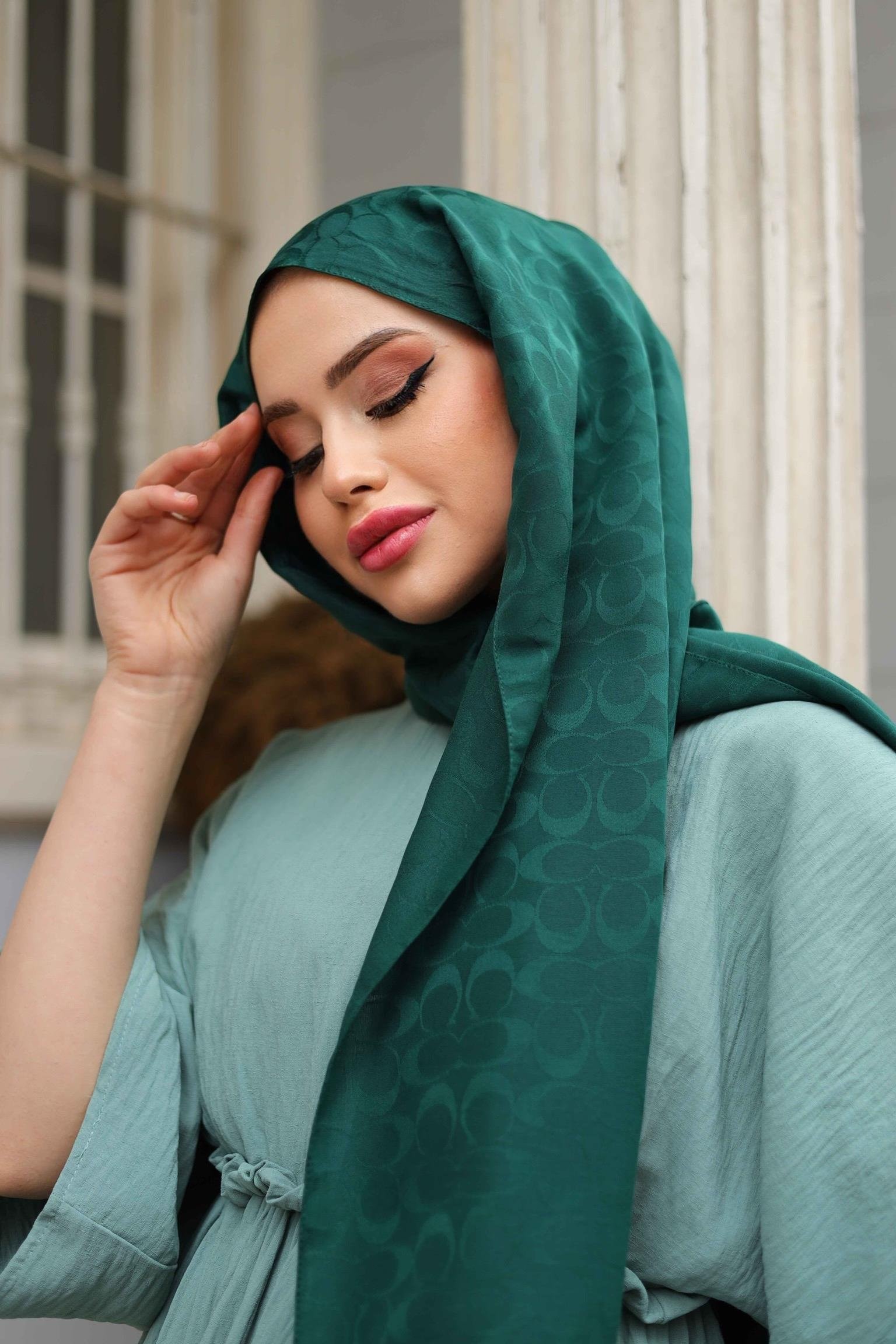 COACH HIJAB
