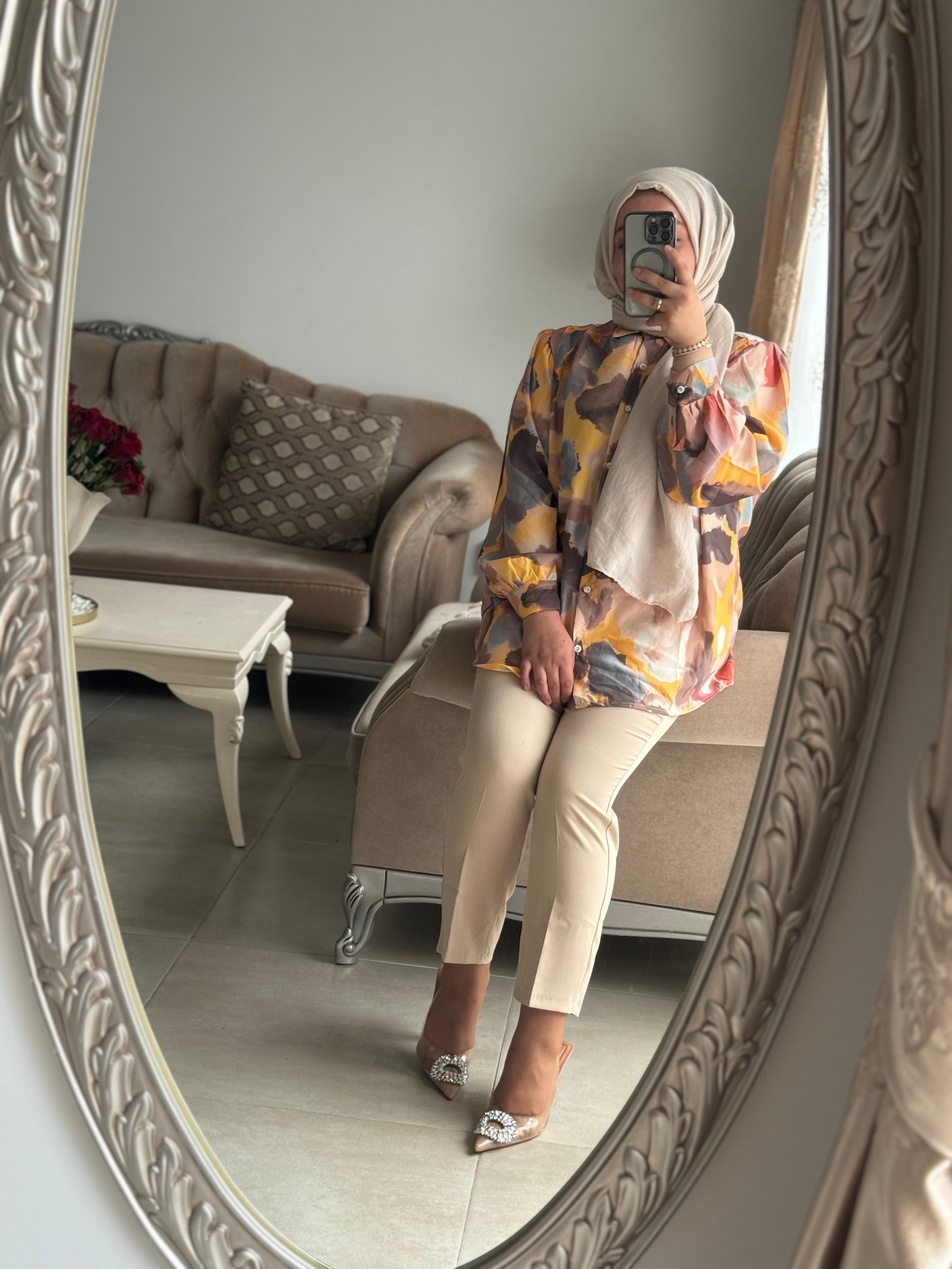 BLOUSE