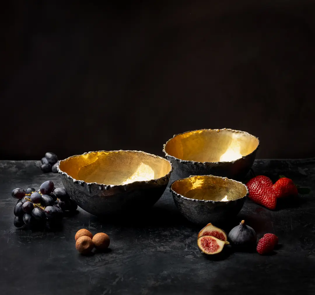 置物 Vintage Copper Bowl with 24K Gold Lining 置物 Vintage Copper Bowl with 24K Gold Lining Oxidised copper bowl