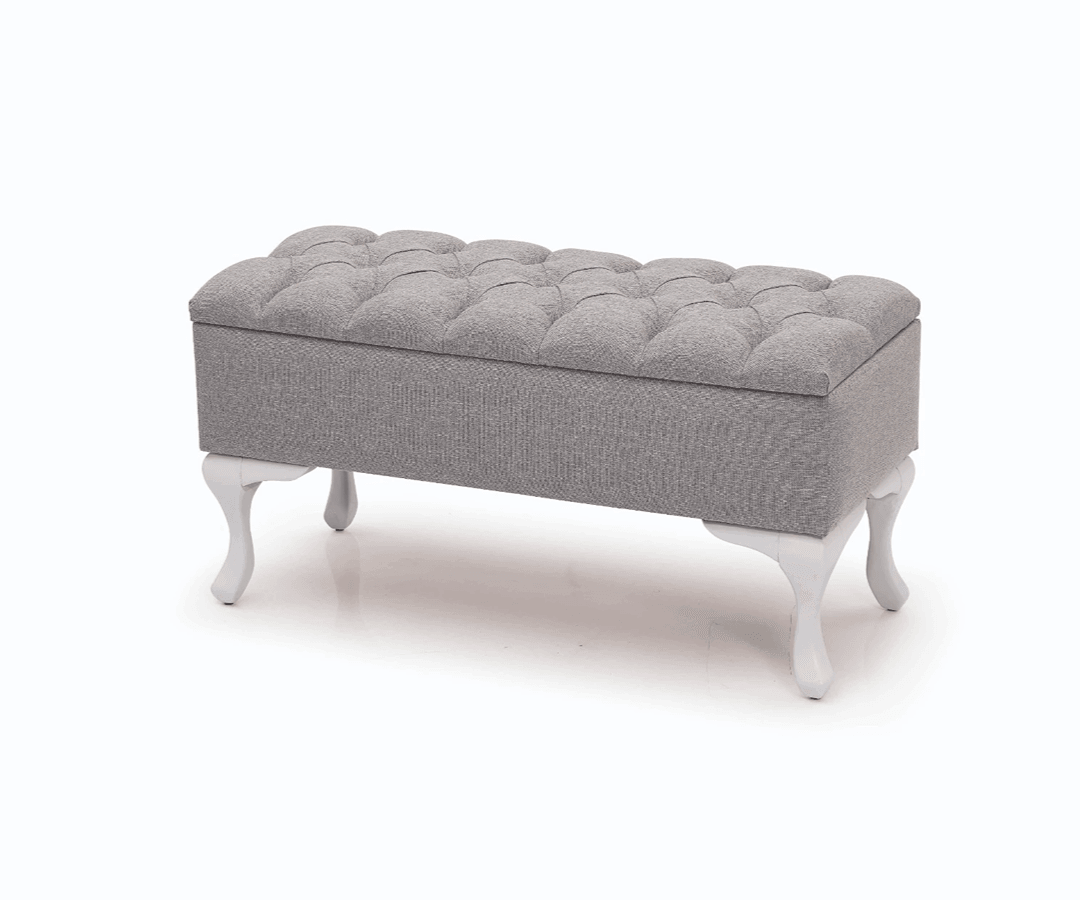 Benchler – Kapitonierter Loungesessel mit Hocker