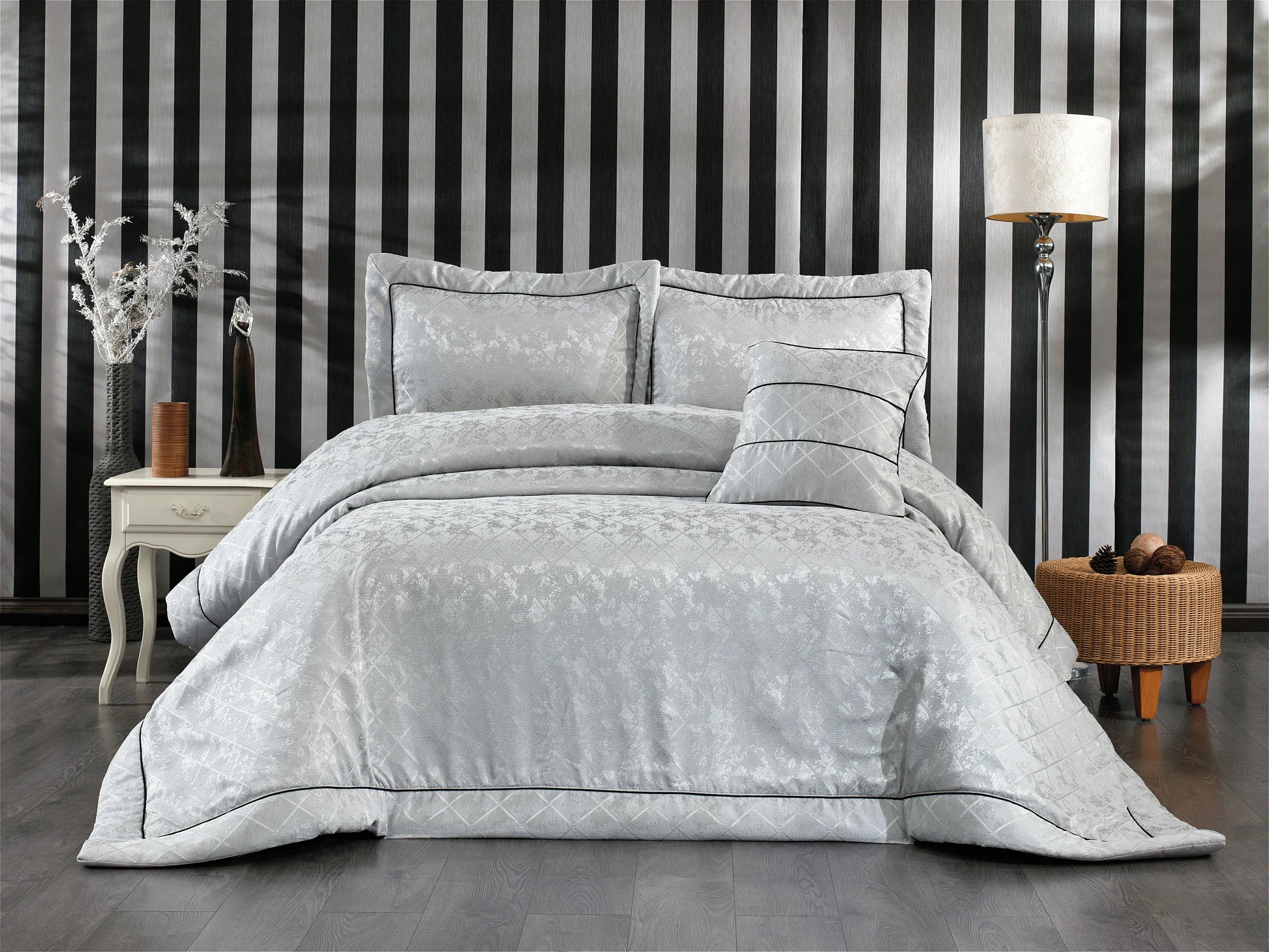 Beren Grau Tagesdecke Set
