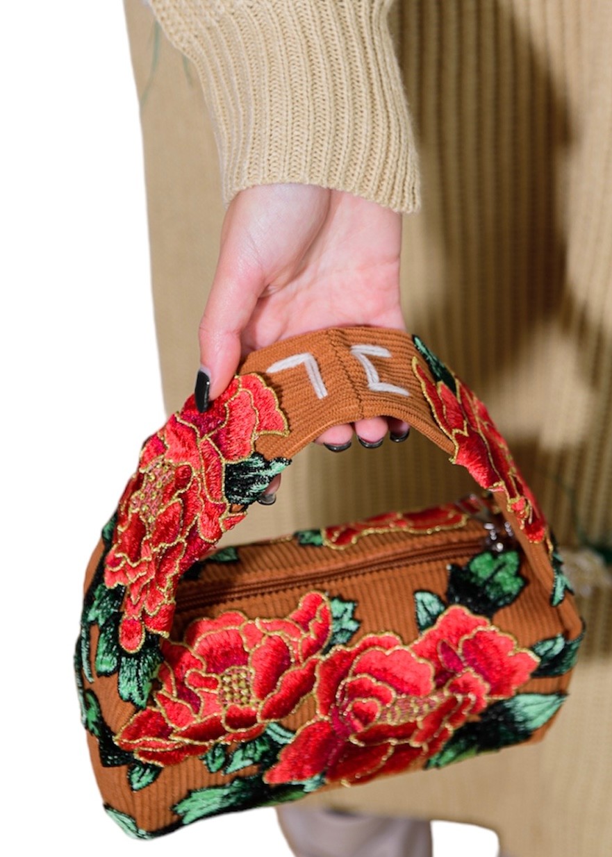 Floral embroidered handbag 