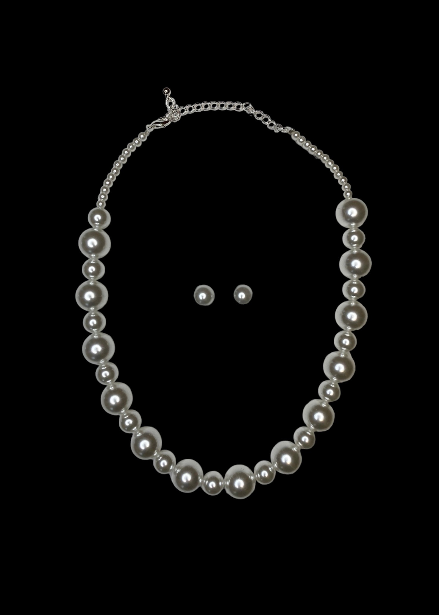 Handmade pearl necklace and earrings set 