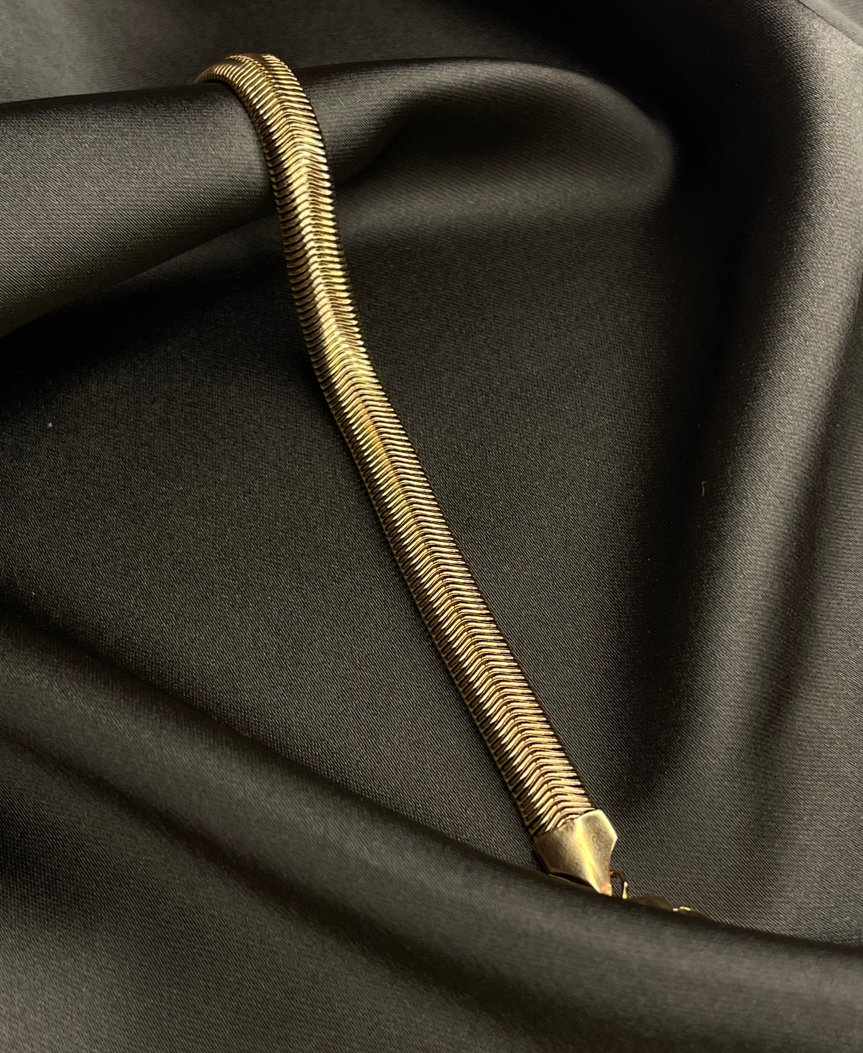 Qalby-  Goldene Armbandkette