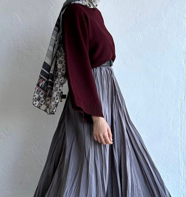 Siena Bell Sleeve - Ruby 