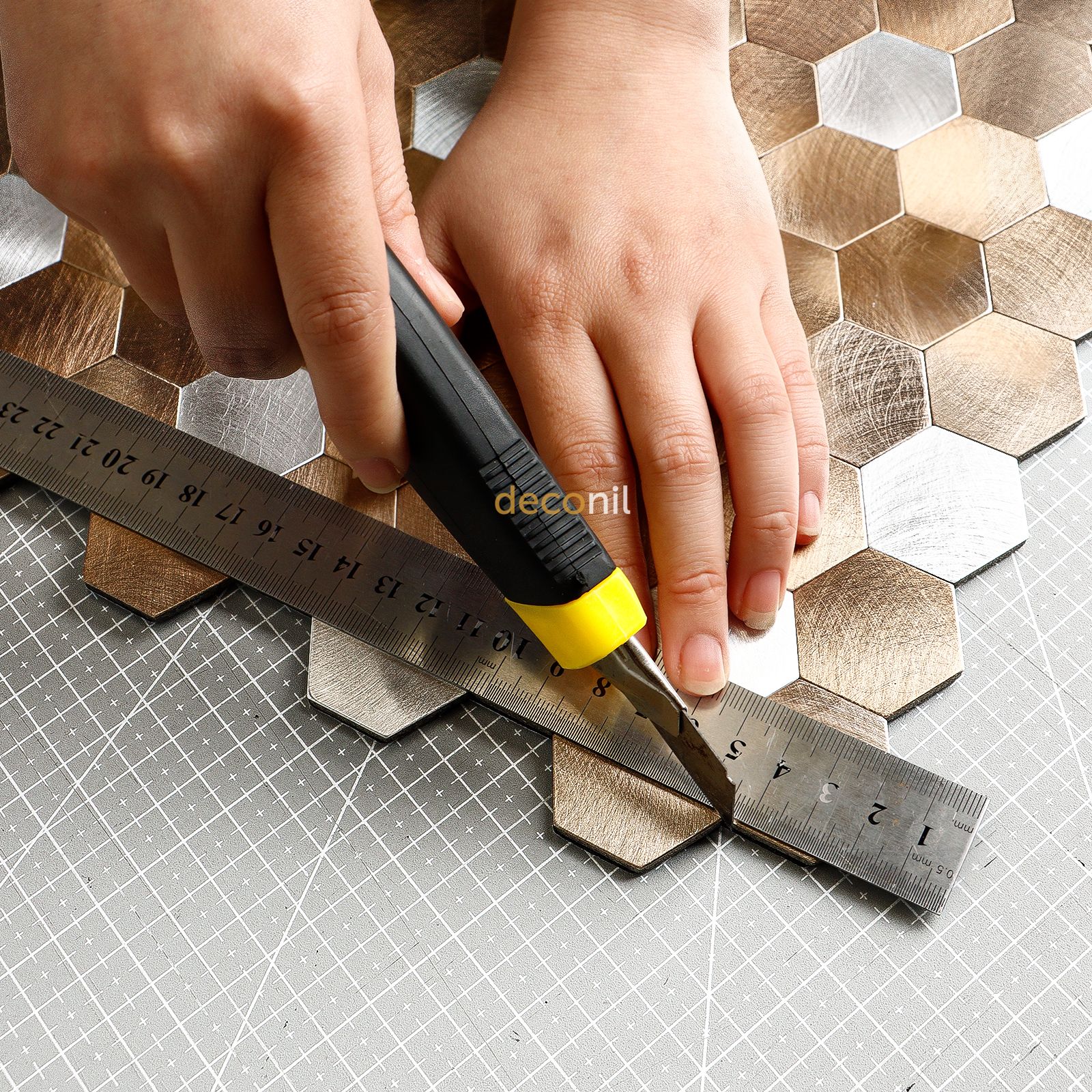 Selbstklebende Mosaikfliese Hexagon Kupfer Silber 29*28 cm