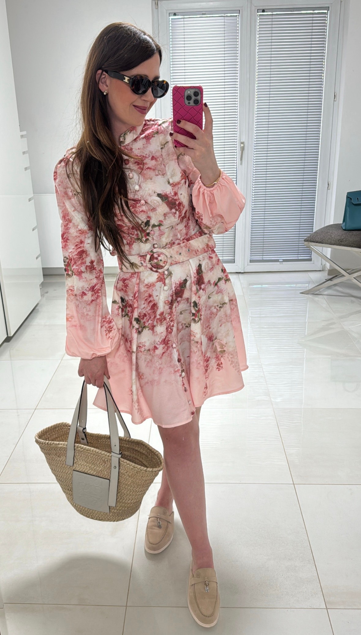 Kurzes Kleid mit Print - Rose