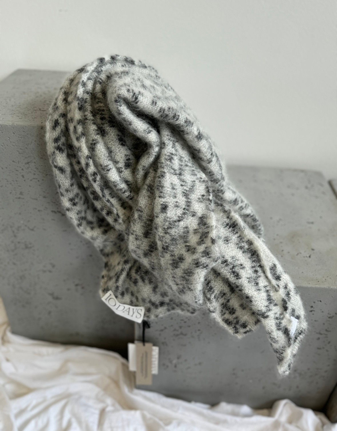 KNITTED SCARF LEOPARD