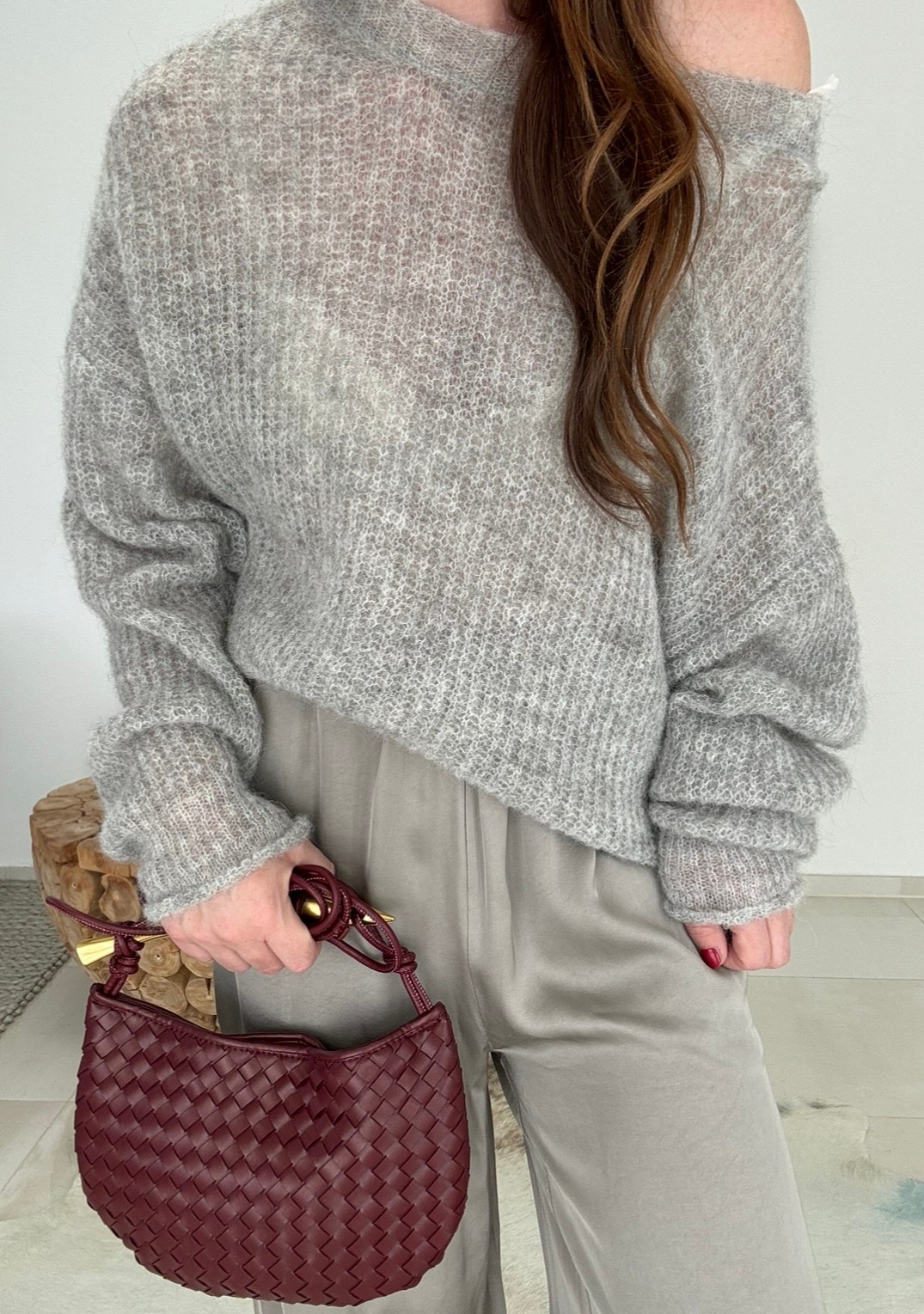 FINE KNIT SWEATER