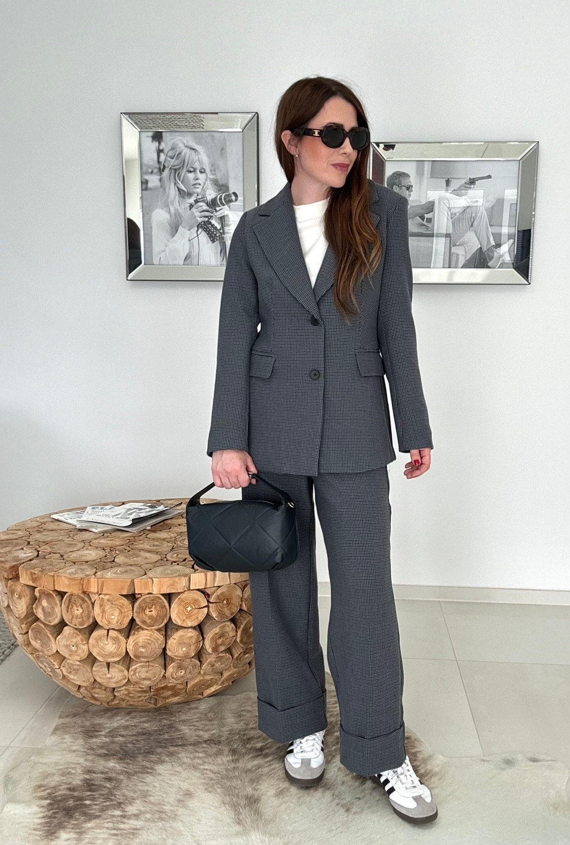 Gerade geschnittene Hose mit Hahnentrittmuster und Saum