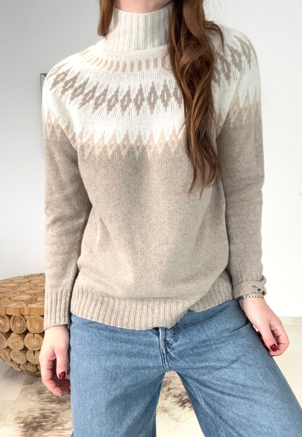 Rollkragenpullover mit Print - Beige