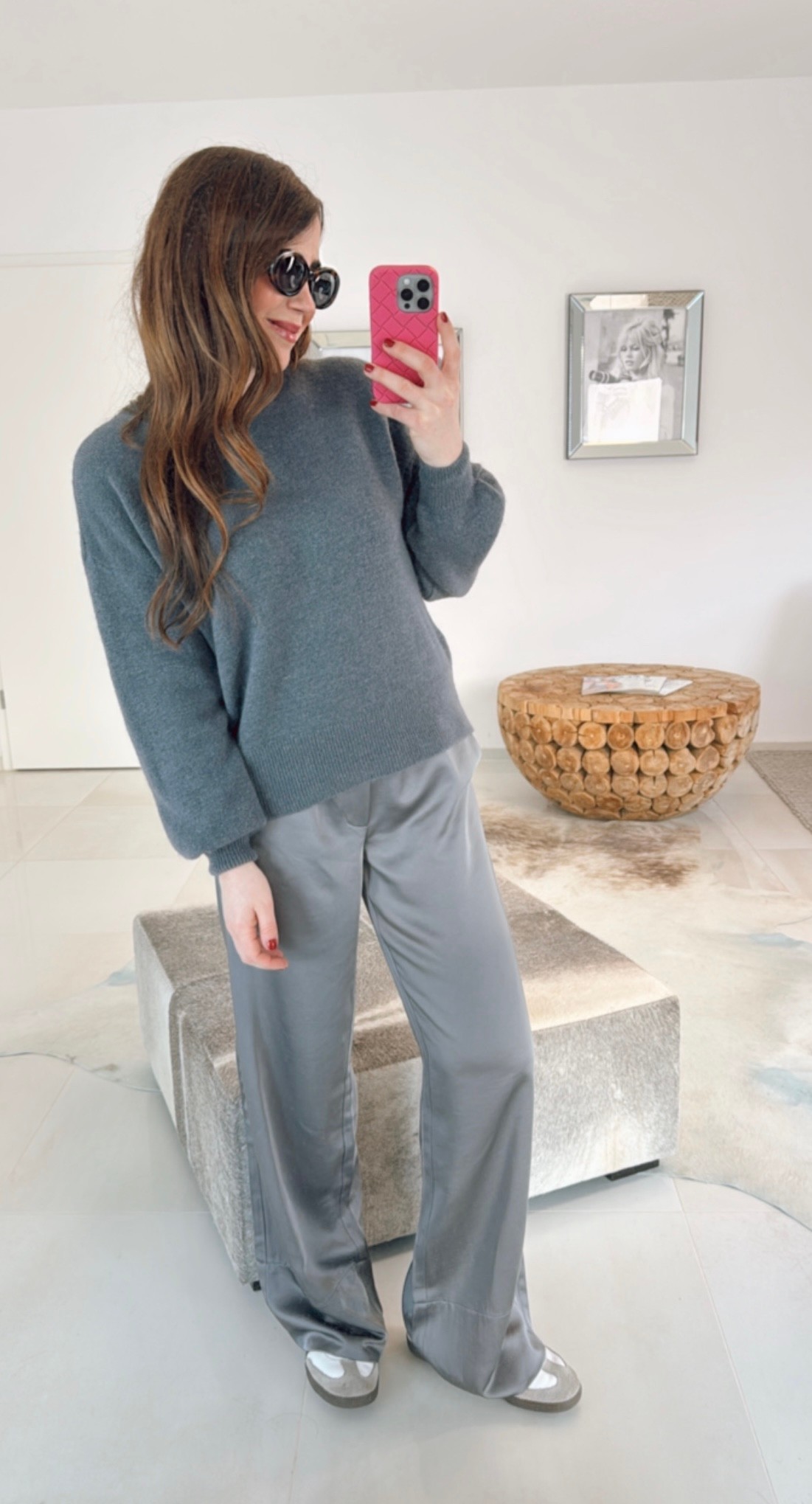 Graue Satinhose 