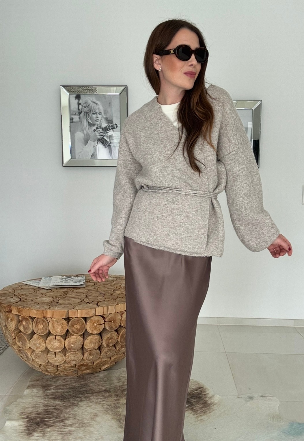 Strickjacke mit Bindegurt - Beige