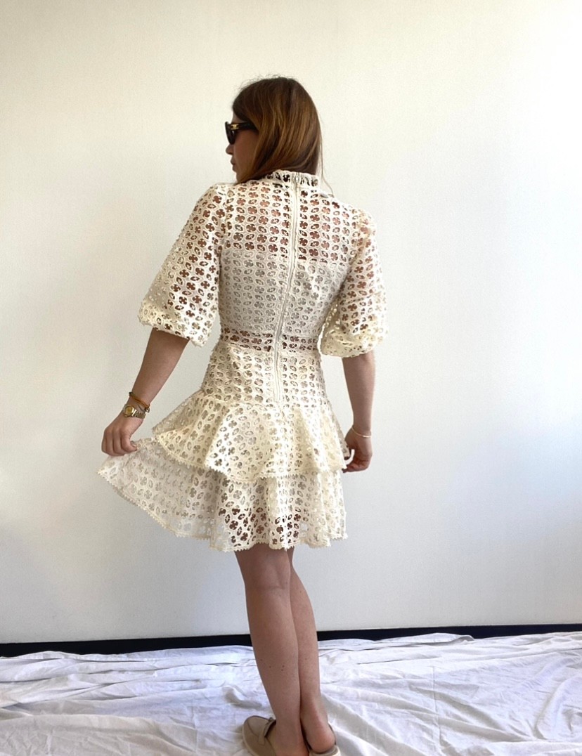 Kurzes Spitzenkleid - Weiß