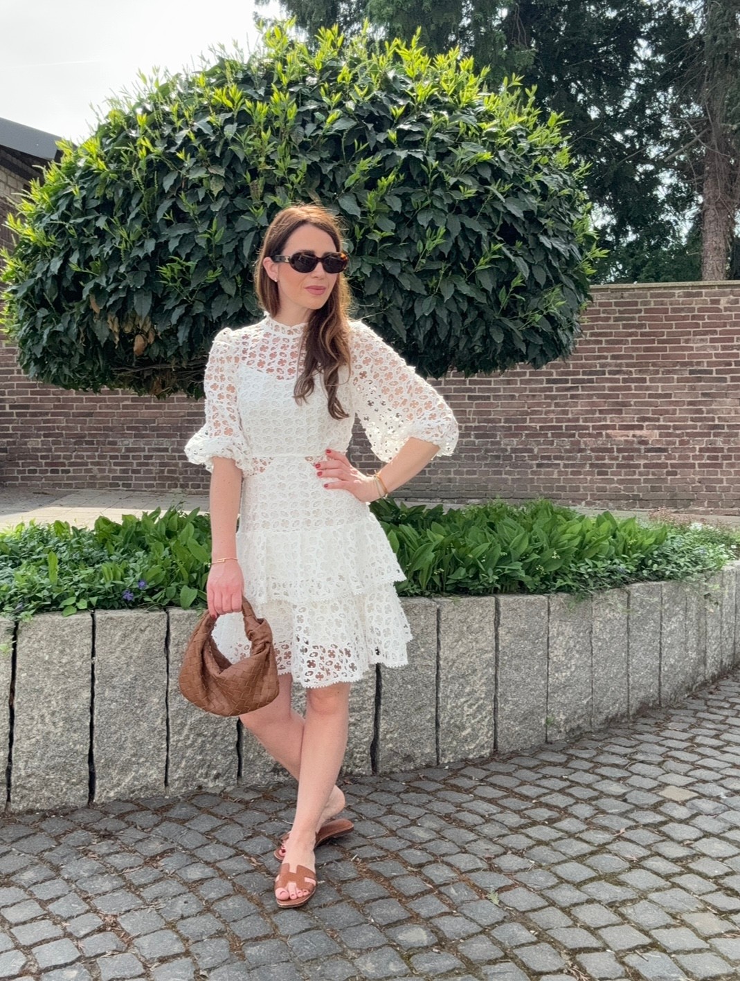Kurzes Spitzenkleid - Weiß