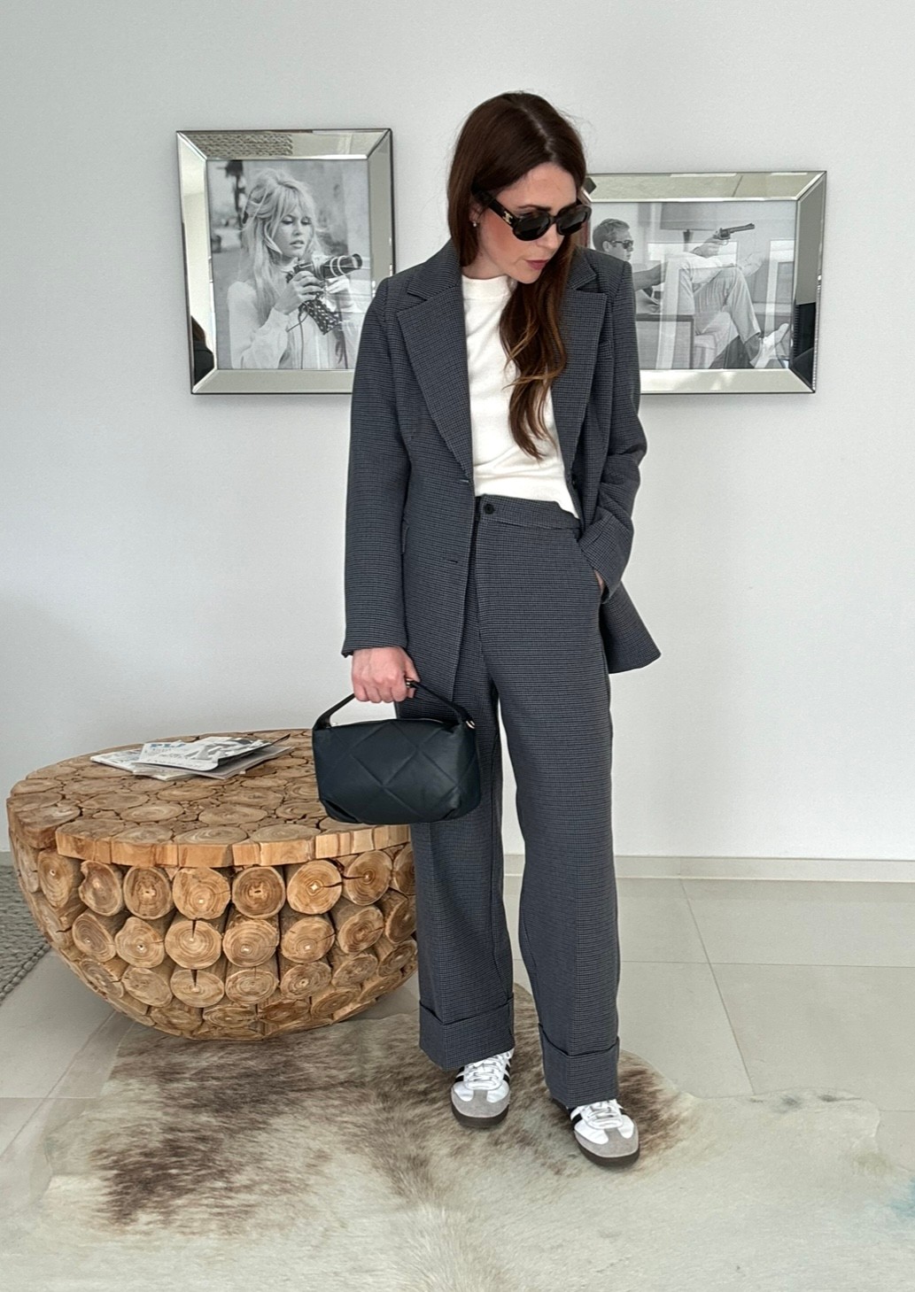 Gerade geschnittene Hose mit Hahnentrittmuster und Saum