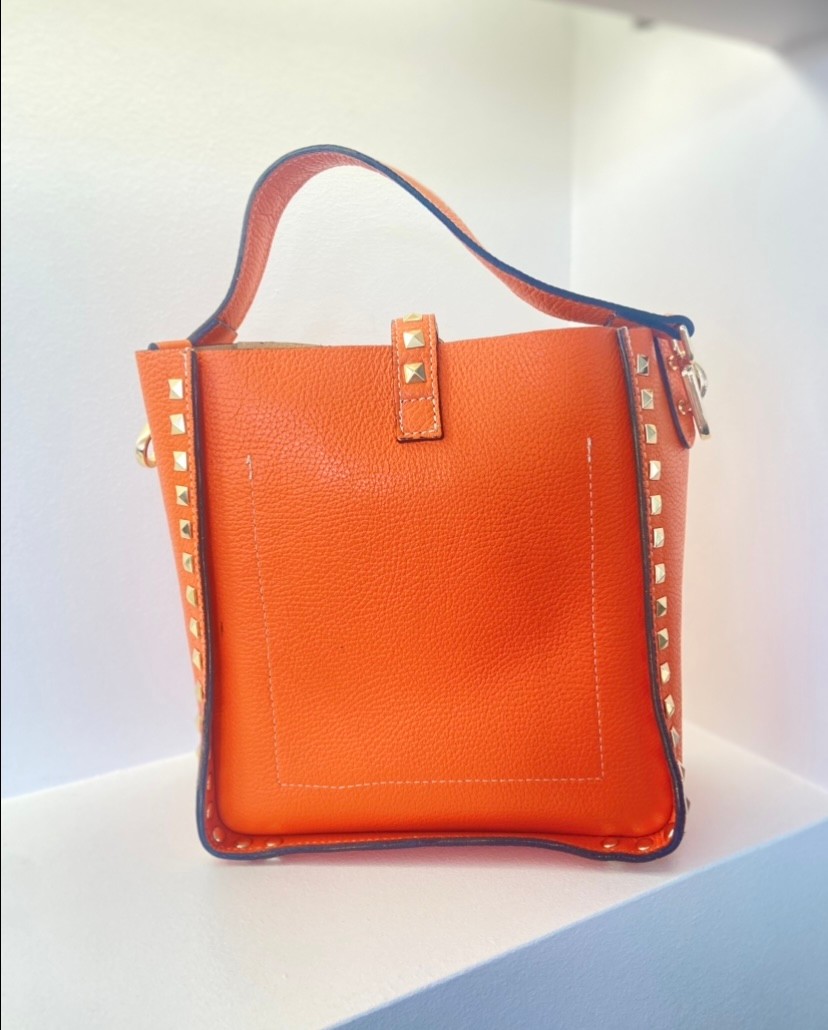 Tasche mit Nieten aus Leder - Orange