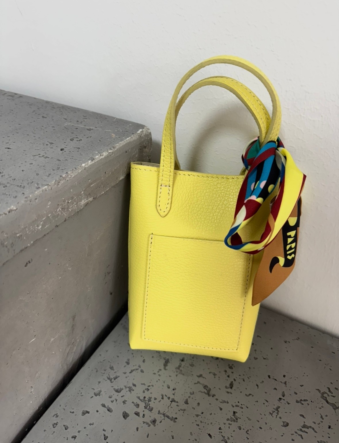 Kleine Tasche aus Leder - Gelb