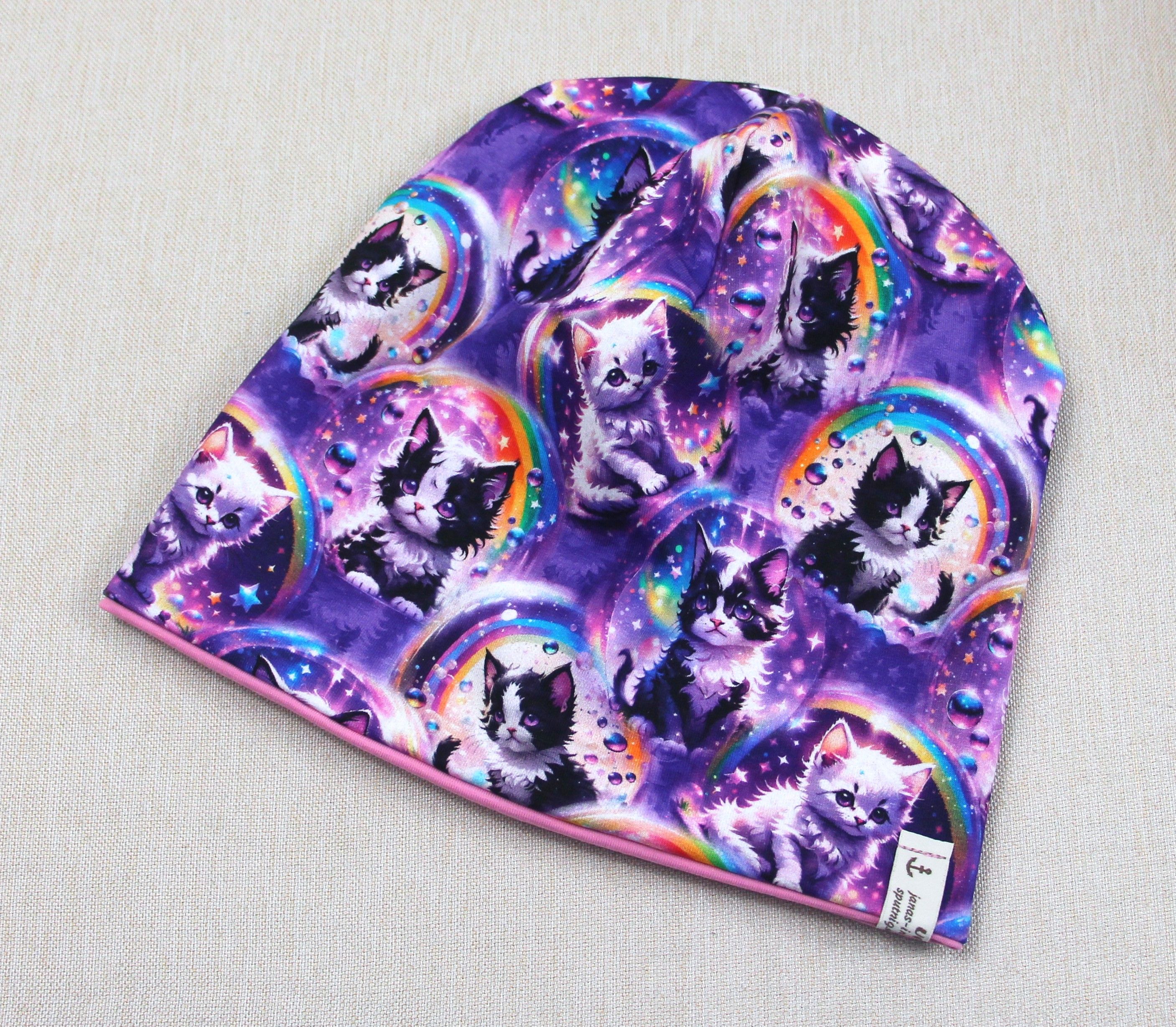 Beanie, Mütze, Katze im Regenbogen