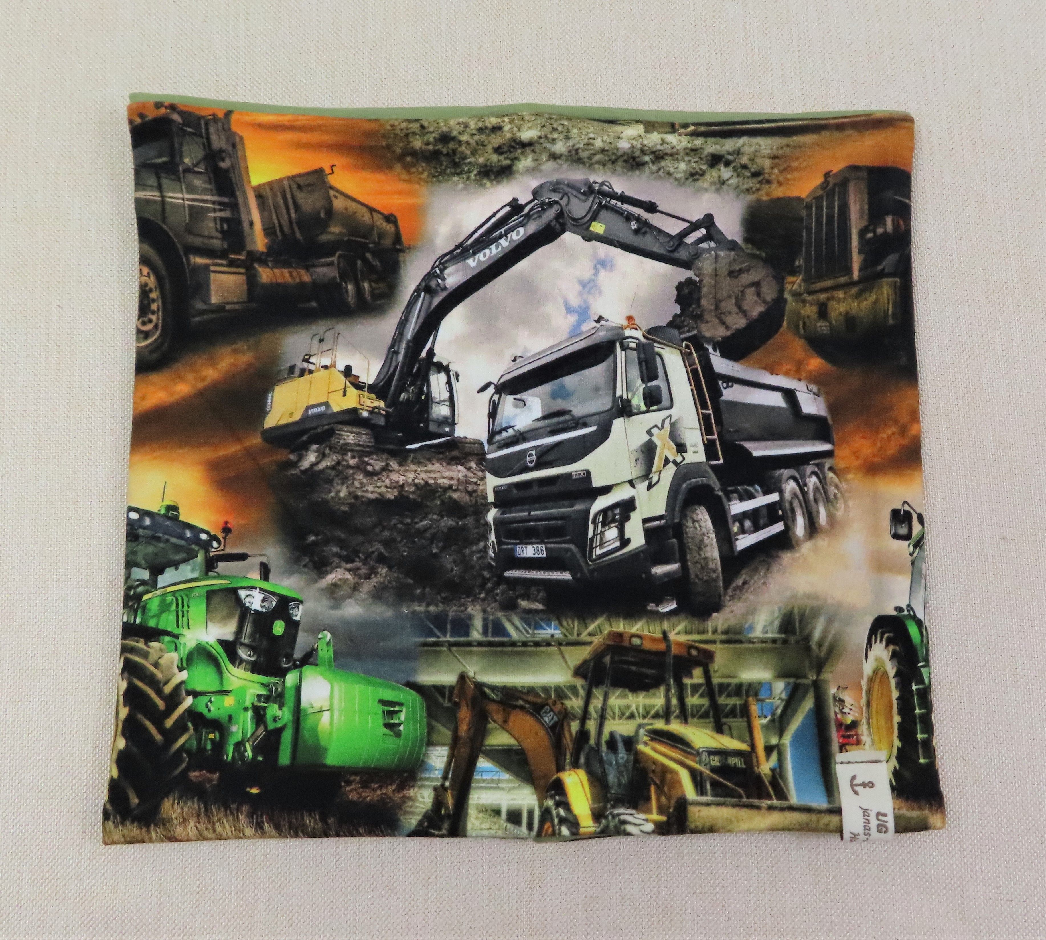 Beanie-Set, Landmaschinen bei der Arbeit