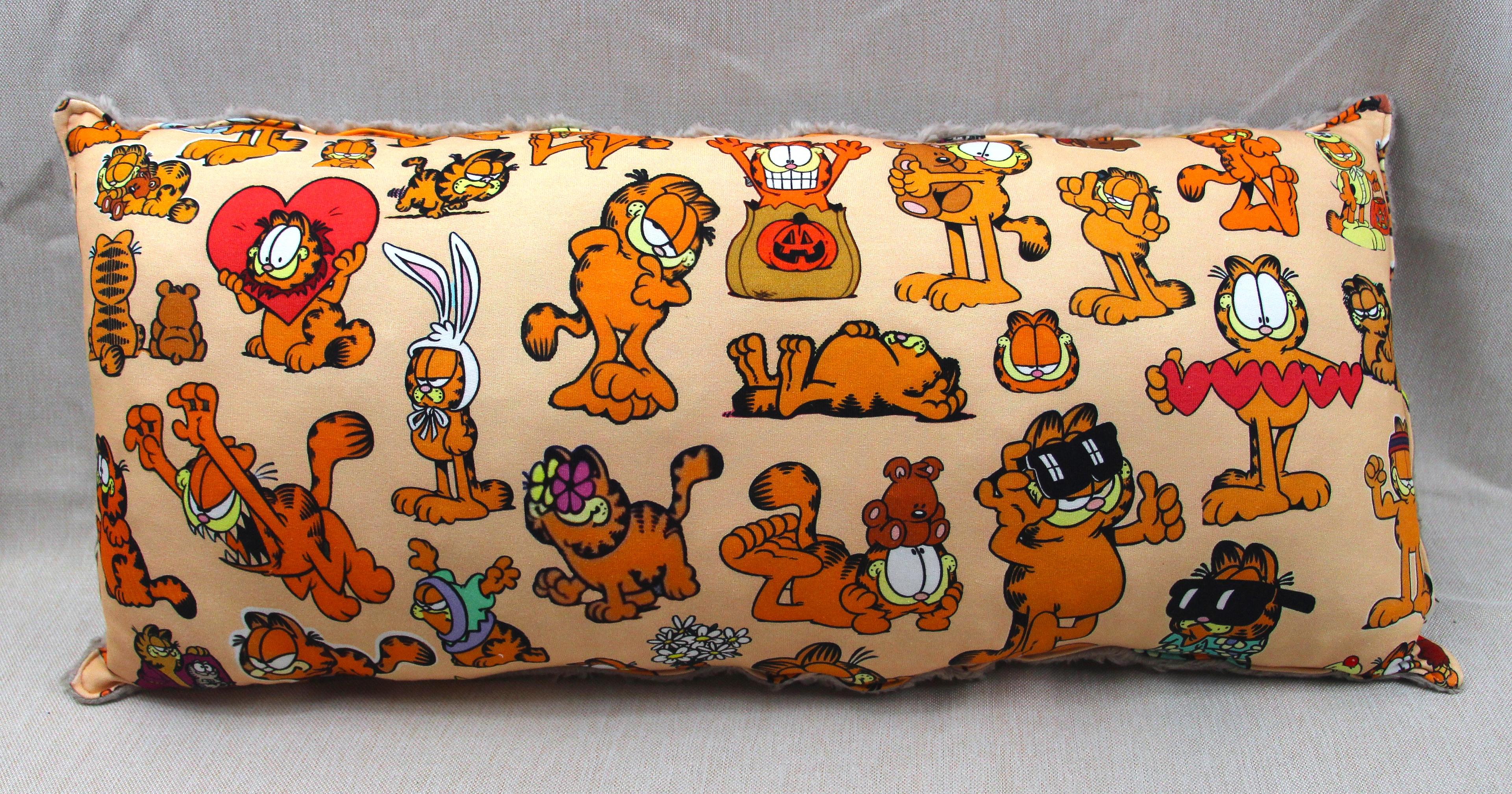 Kuschelkissen, freche Katze, beige, 60x30cm