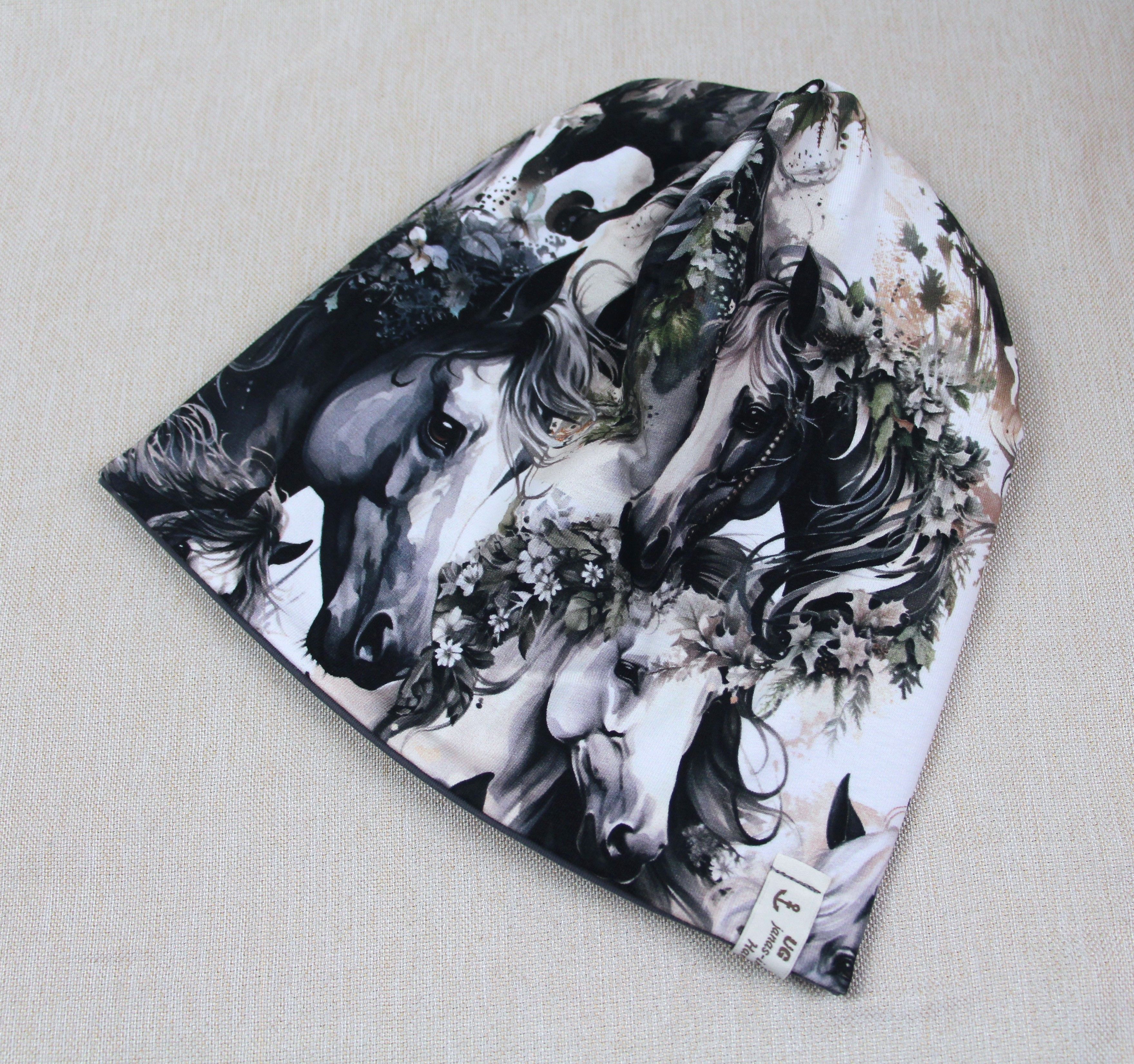 Beanie-Set, schwarze und weiße Pferde
