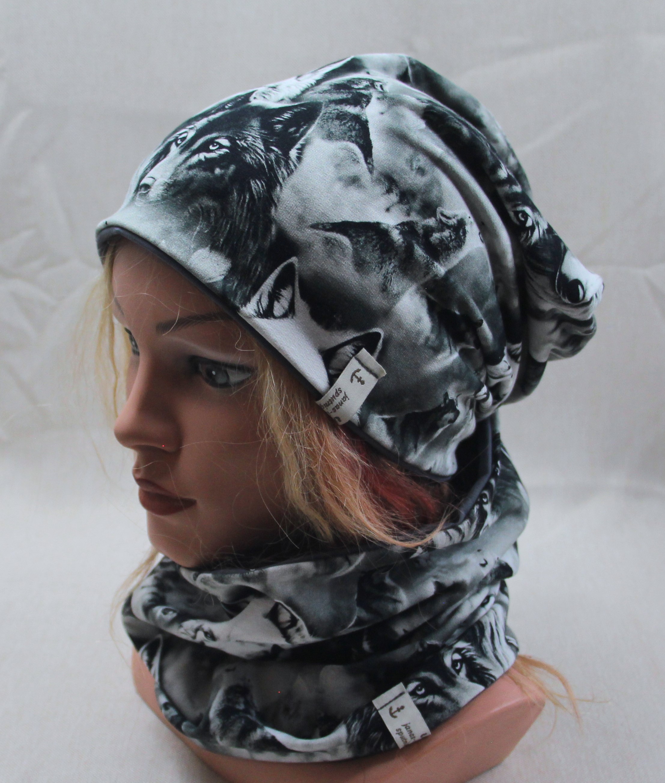 Beanie-Set, Chemomütze, Wölfe, schwarz-weiß