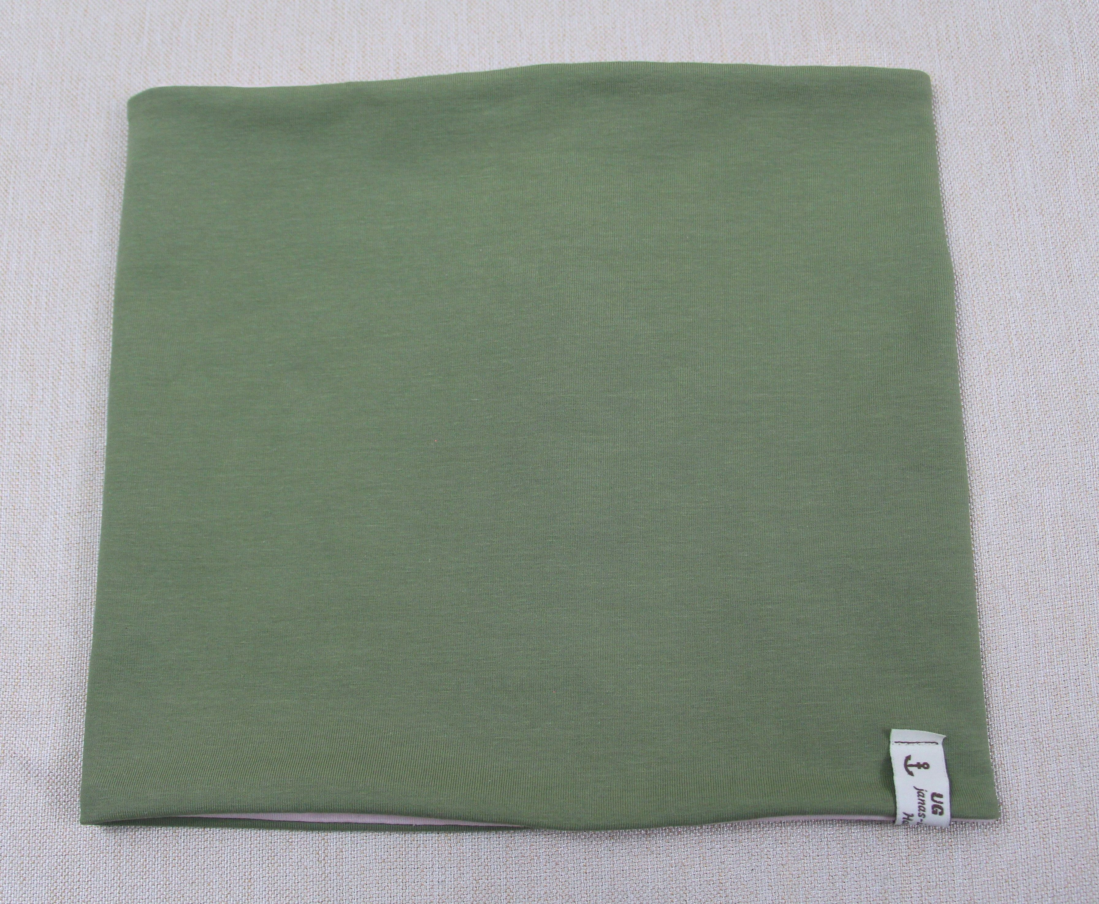 Beanie-Set, Chemomütze, Triskele, grün, mit eigener Stickerei