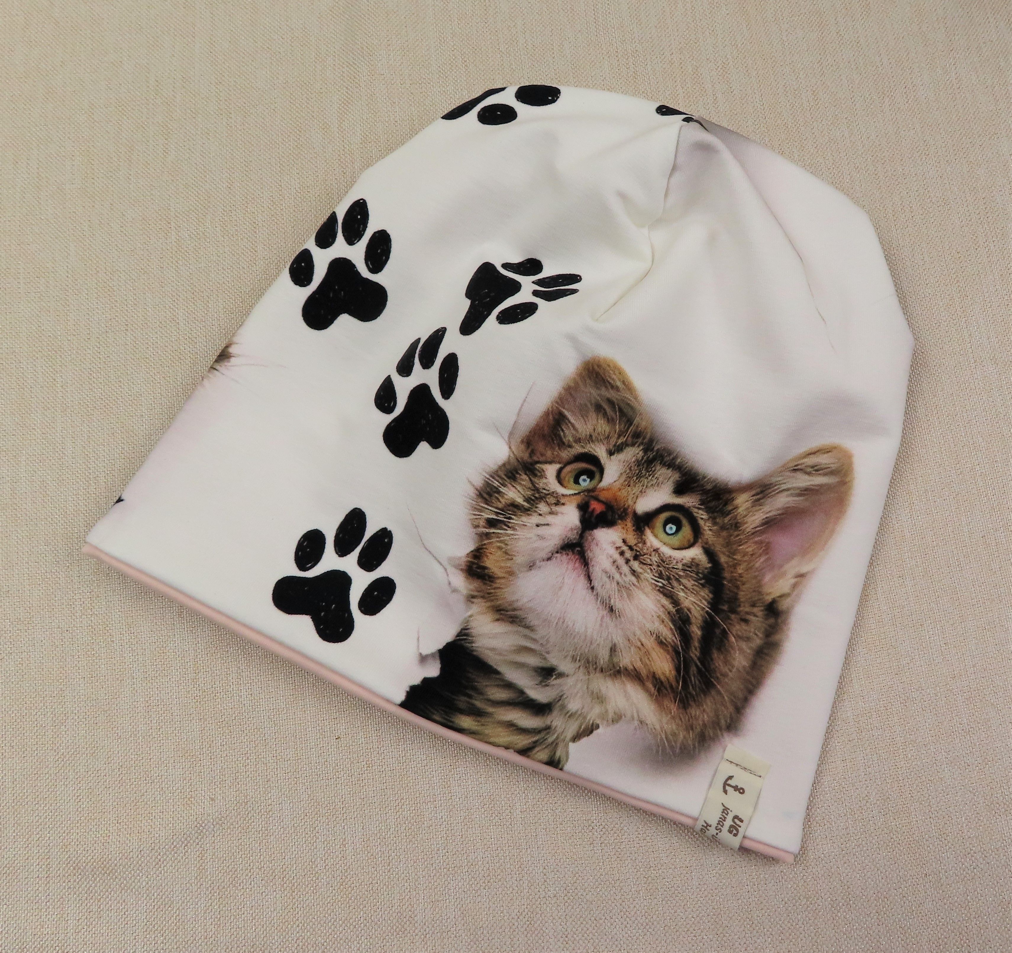 Beanie, Mütze, große Katze