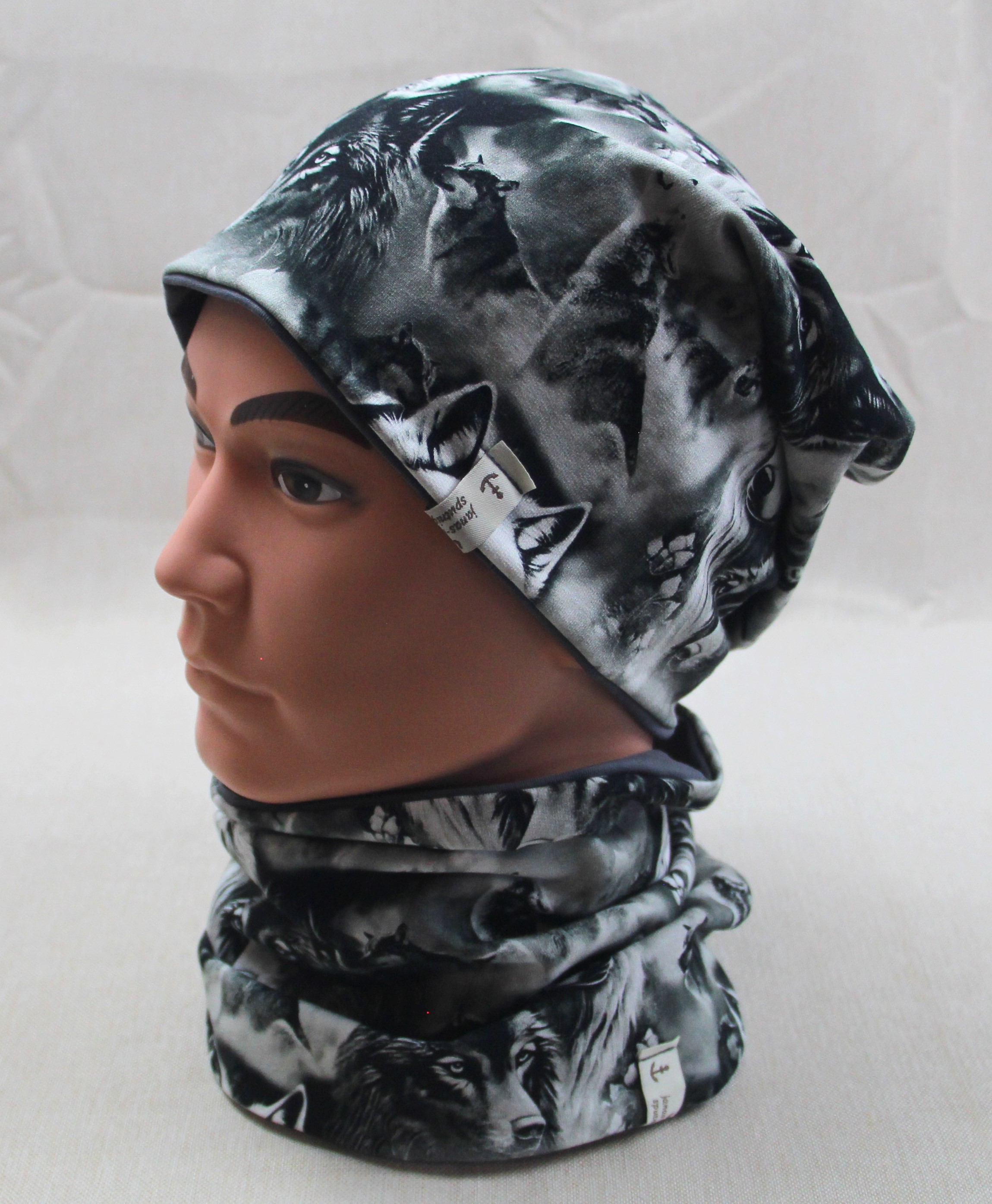 Beanie-Set, Chemomütze, Wölfe, schwarz-weiß