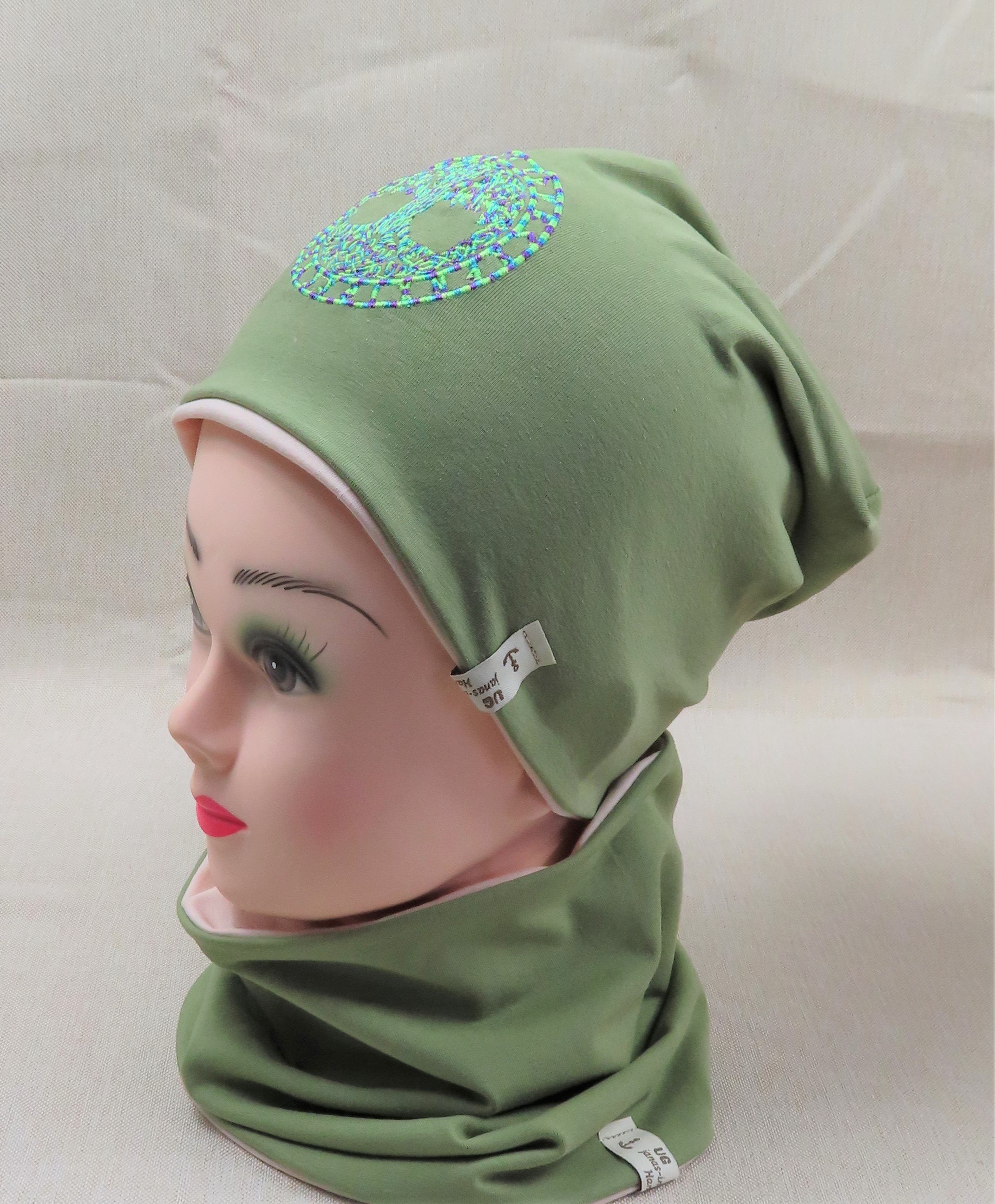 Beanie-Set, Chemomütze, Yggdrasil, Weltenbaum, grün, mit eigener Stickerei