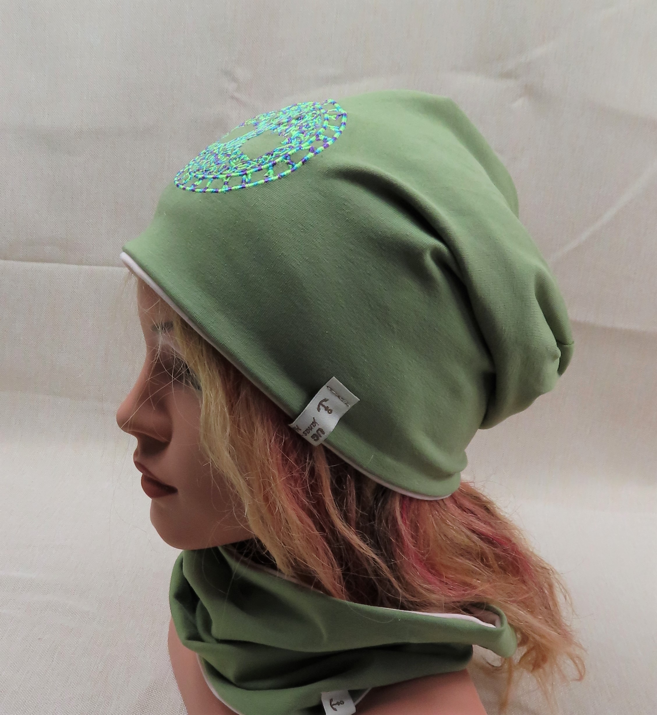 Beanie-Set, Chemomütze, Yggdrasil, Weltenbaum, grün, mit eigener Stickerei