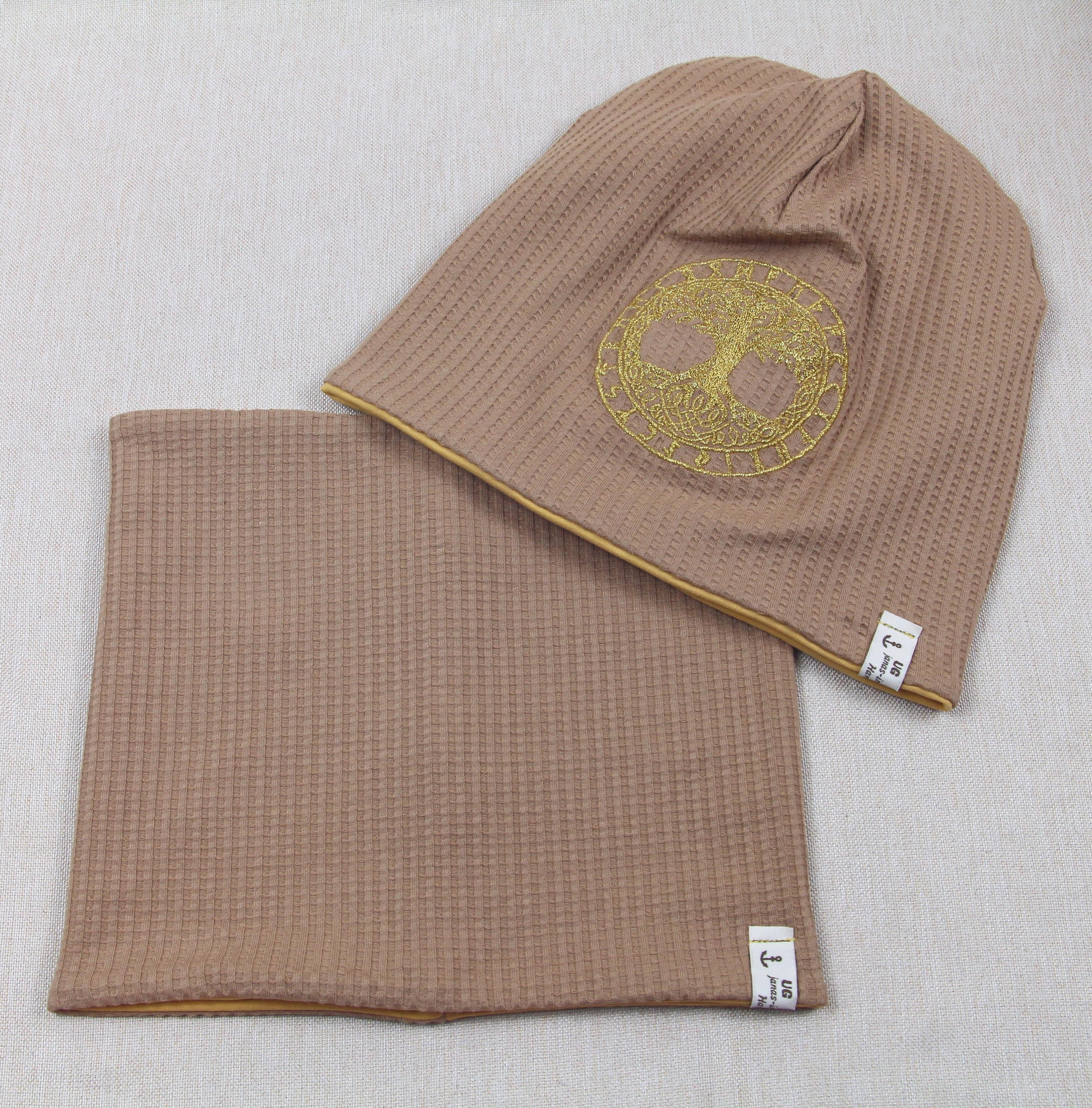 Beanie-Set, Chemomütze, Yggdrasil, dunkelbeige mit Gold und eigener Stickerei