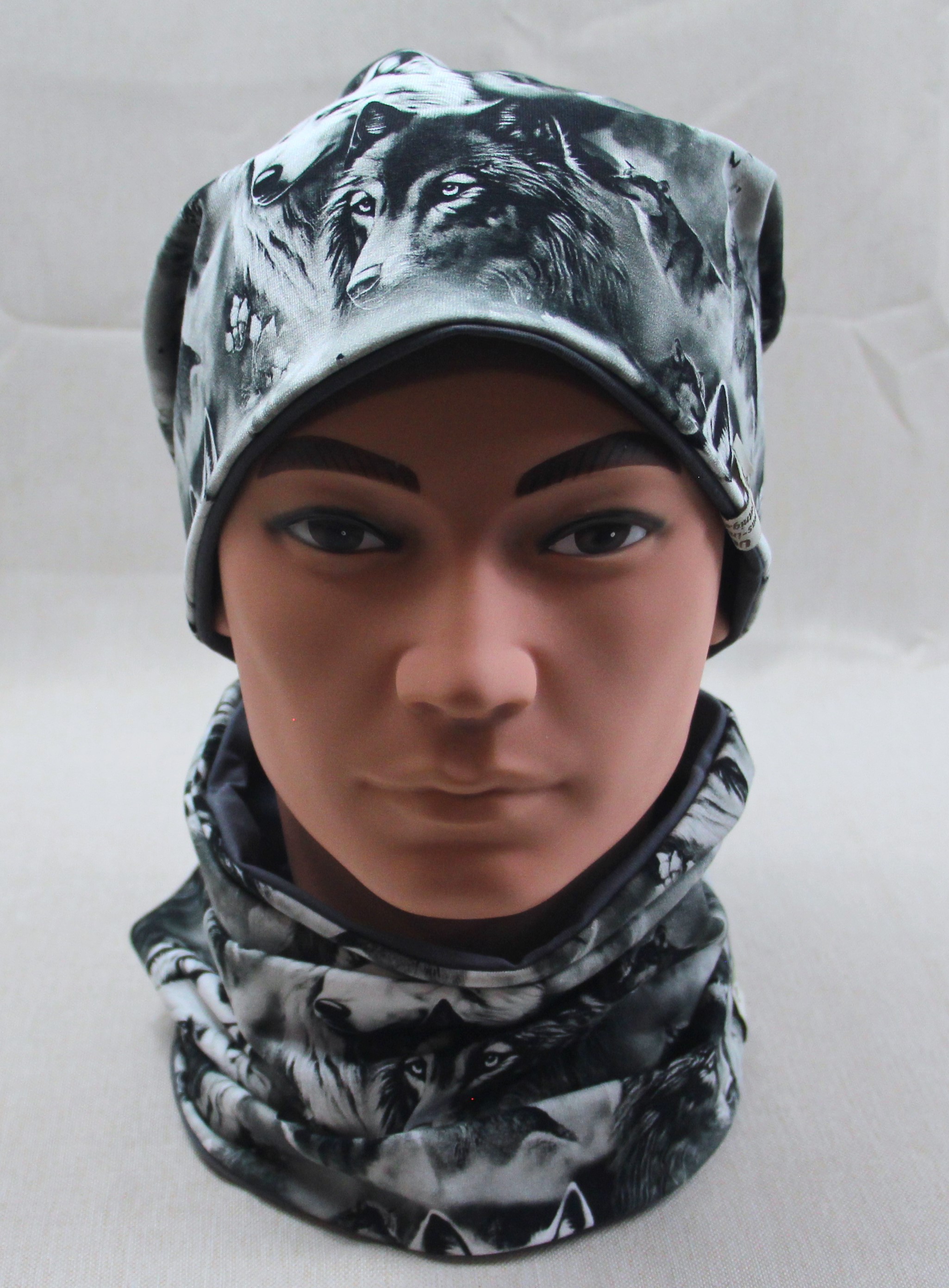 Beanie-Set, Chemomütze, Wölfe, schwarz-weiß