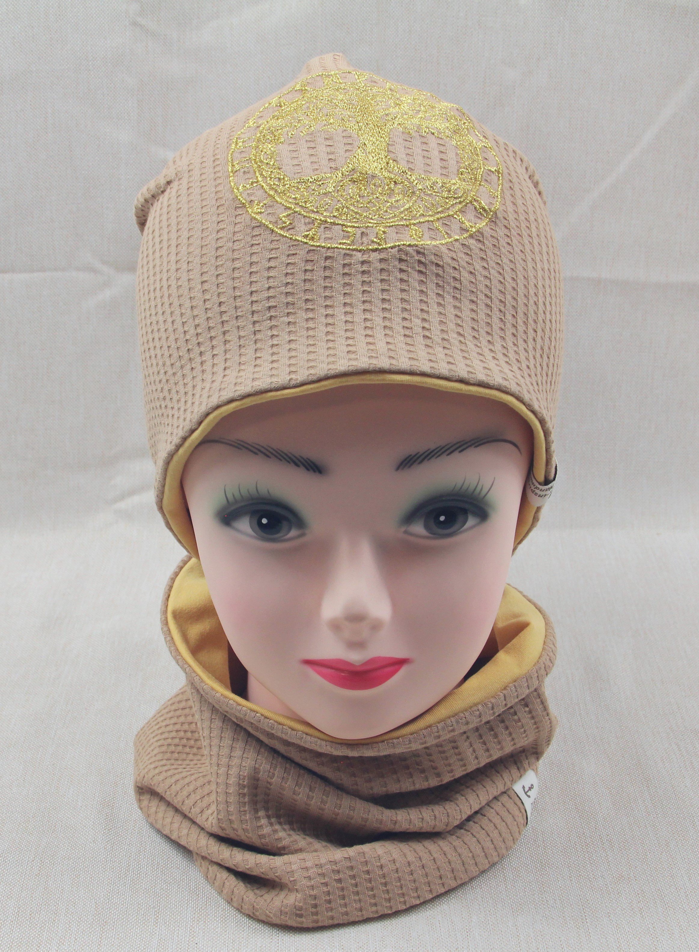Beanie-Set, Chemomütze, Yggdrasil, dunkelbeige mit Gold und eigener Stickerei